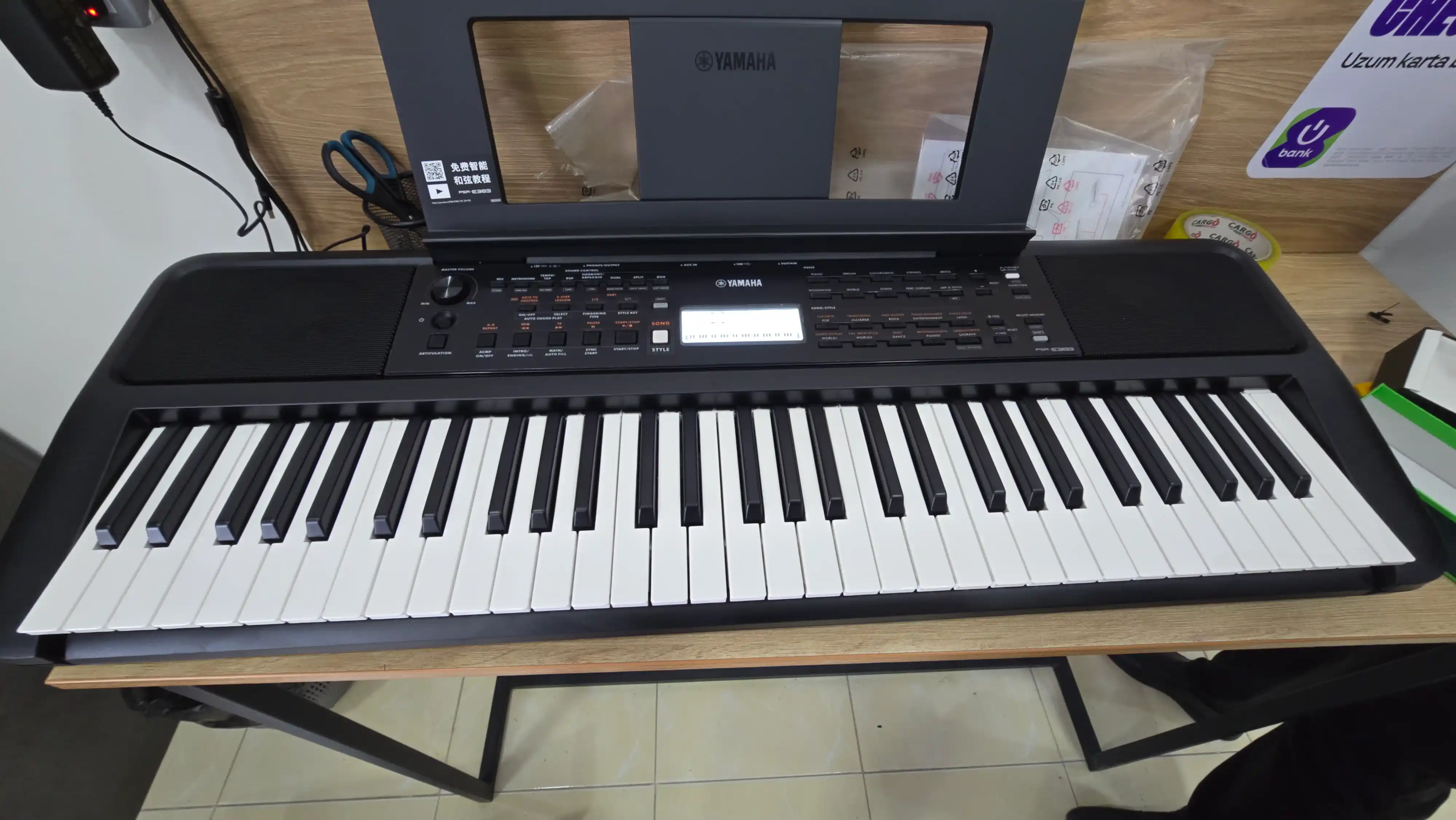 Sintezator YAMAHA PSR-E383
