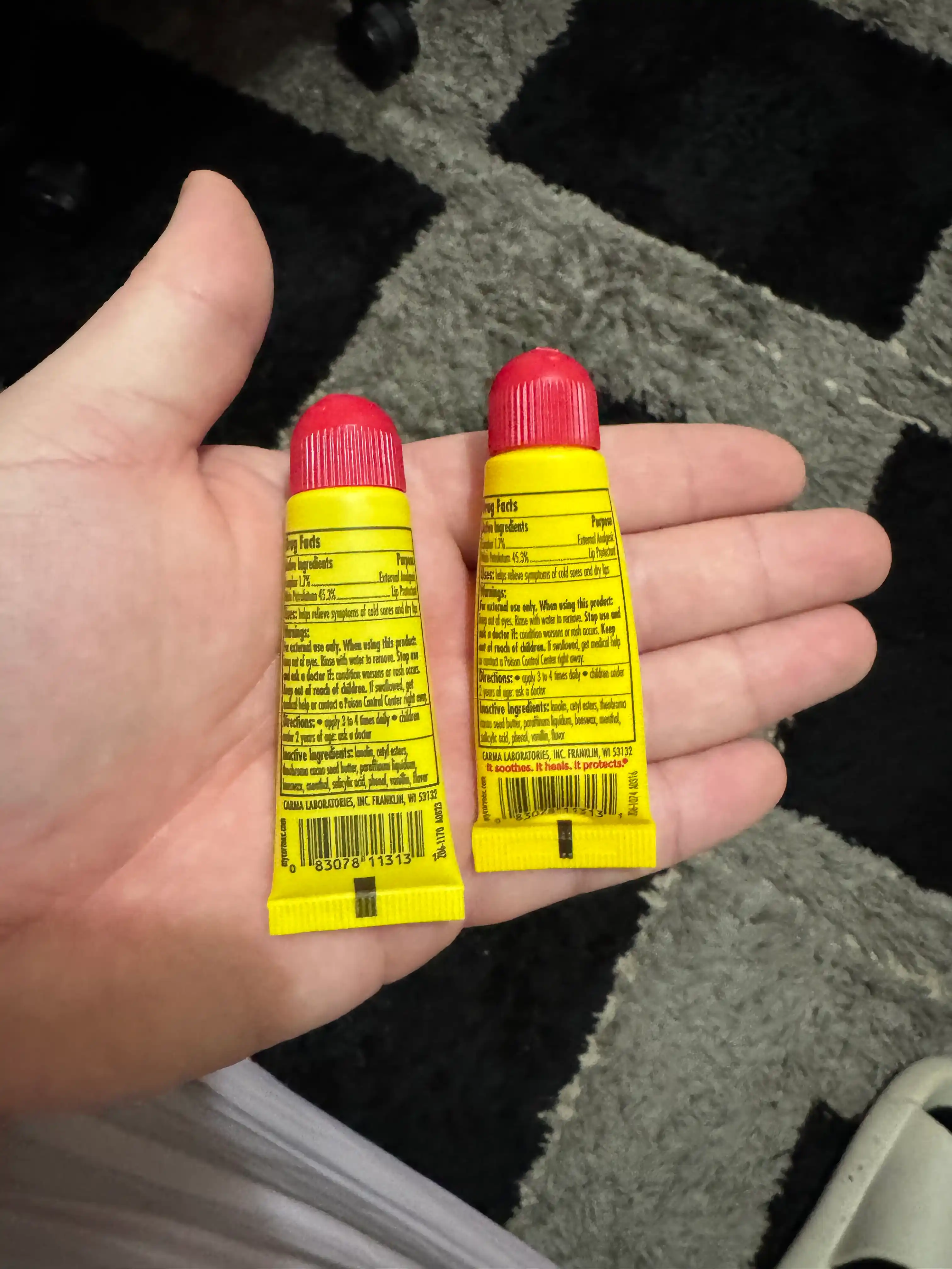 Классический бальзам для губ Carmex, увлажняющий, 10 г