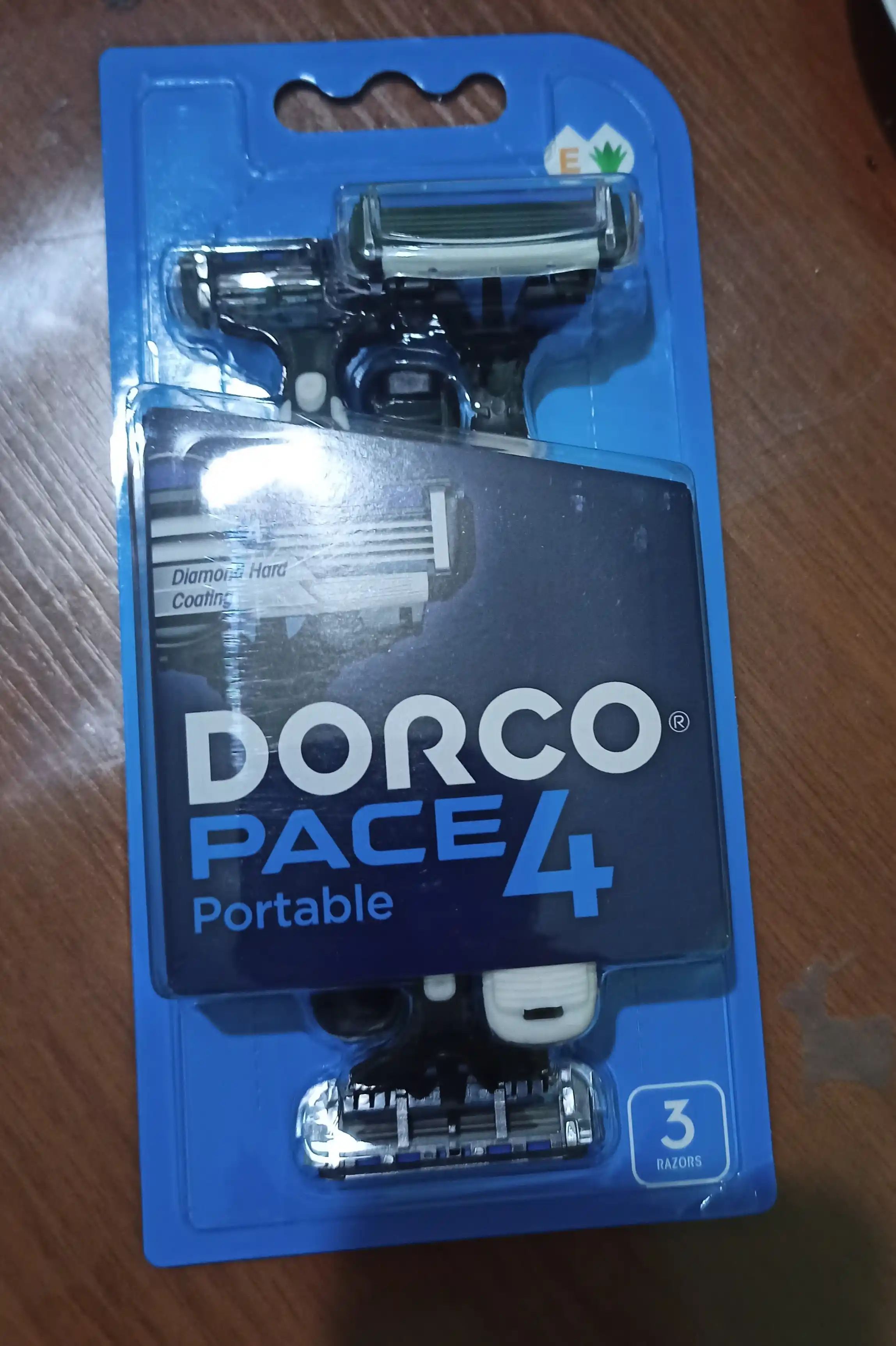 Bir martalik ustara DORCO PACE 4, blister, 3 dona