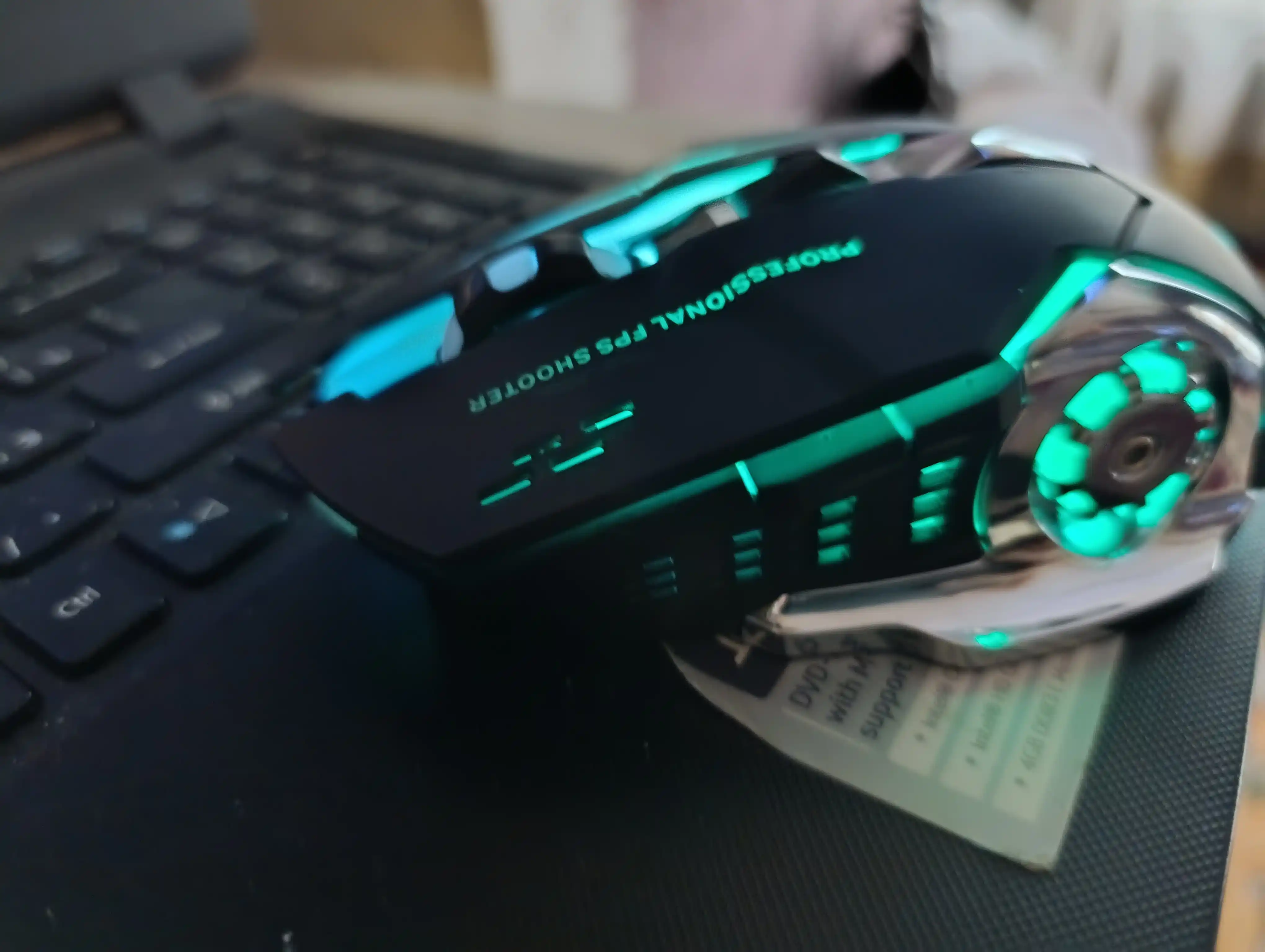 O‘yinlar va ofis uchun mos simsiz sichqoncha, RGB LED bilan har bir dyuymda 3200 nuqta