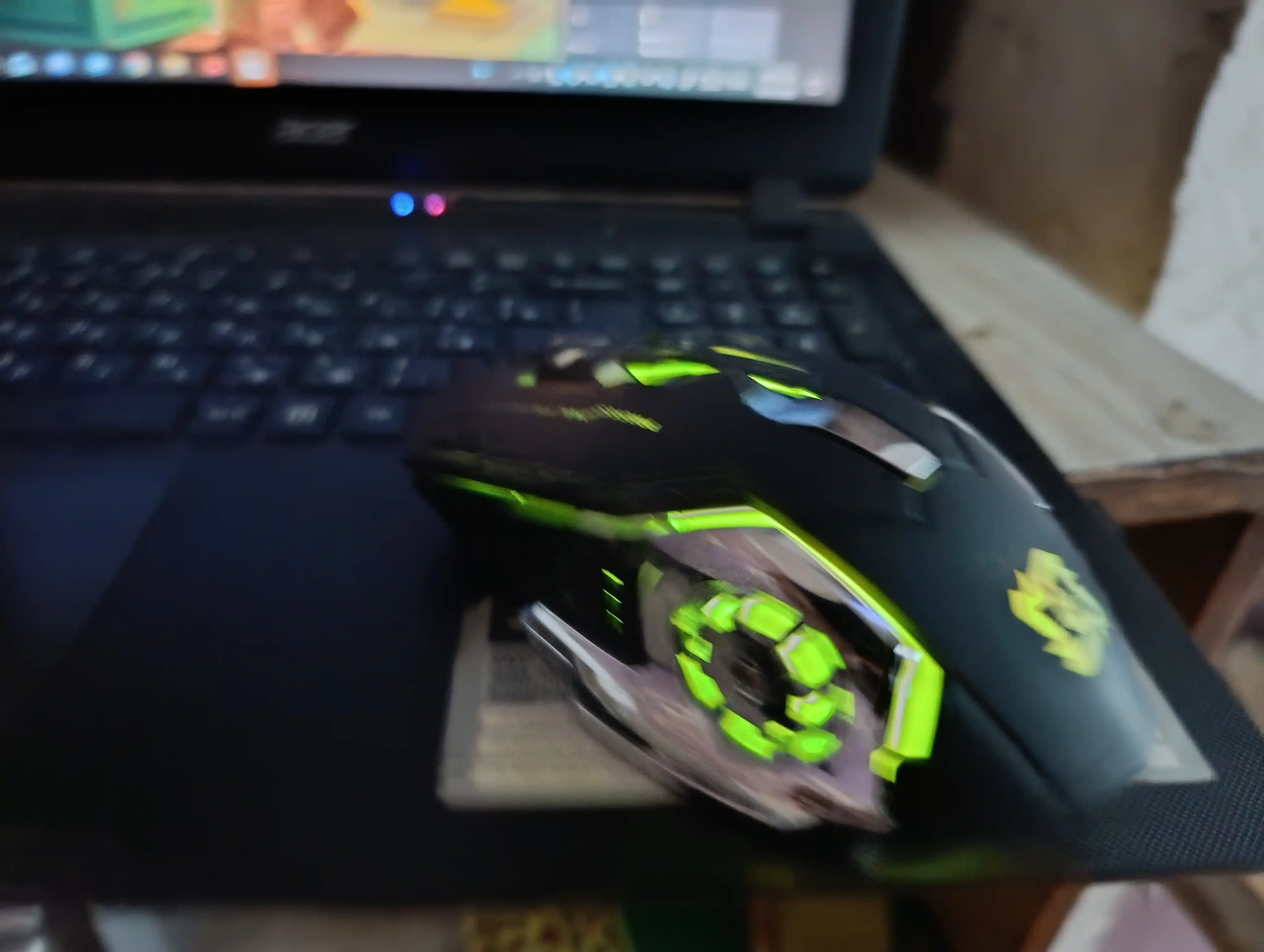 O‘yinlar va ofis uchun mos simsiz sichqoncha, RGB LED bilan har bir dyuymda 3200 nuqta