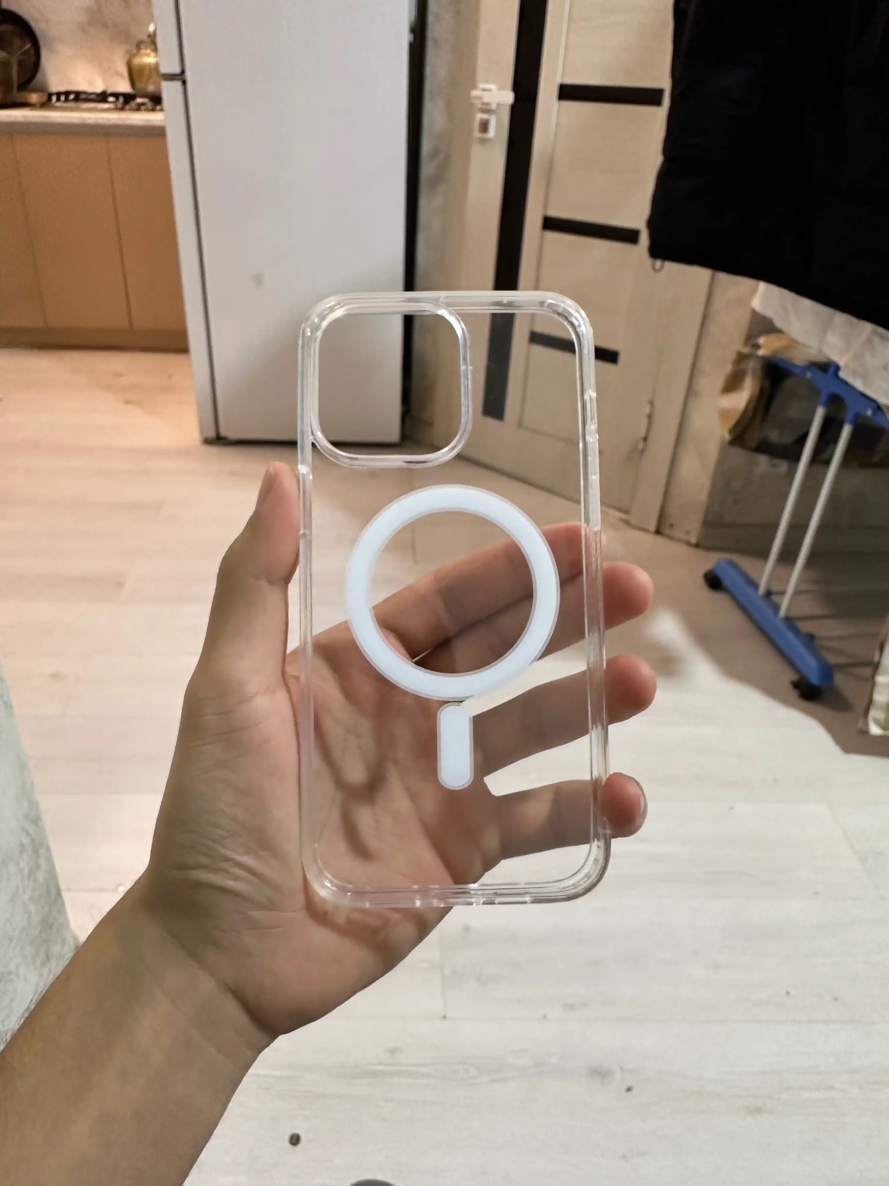 Прозрачный чехол  — для iPhone 13–17 Pro / Pro Max