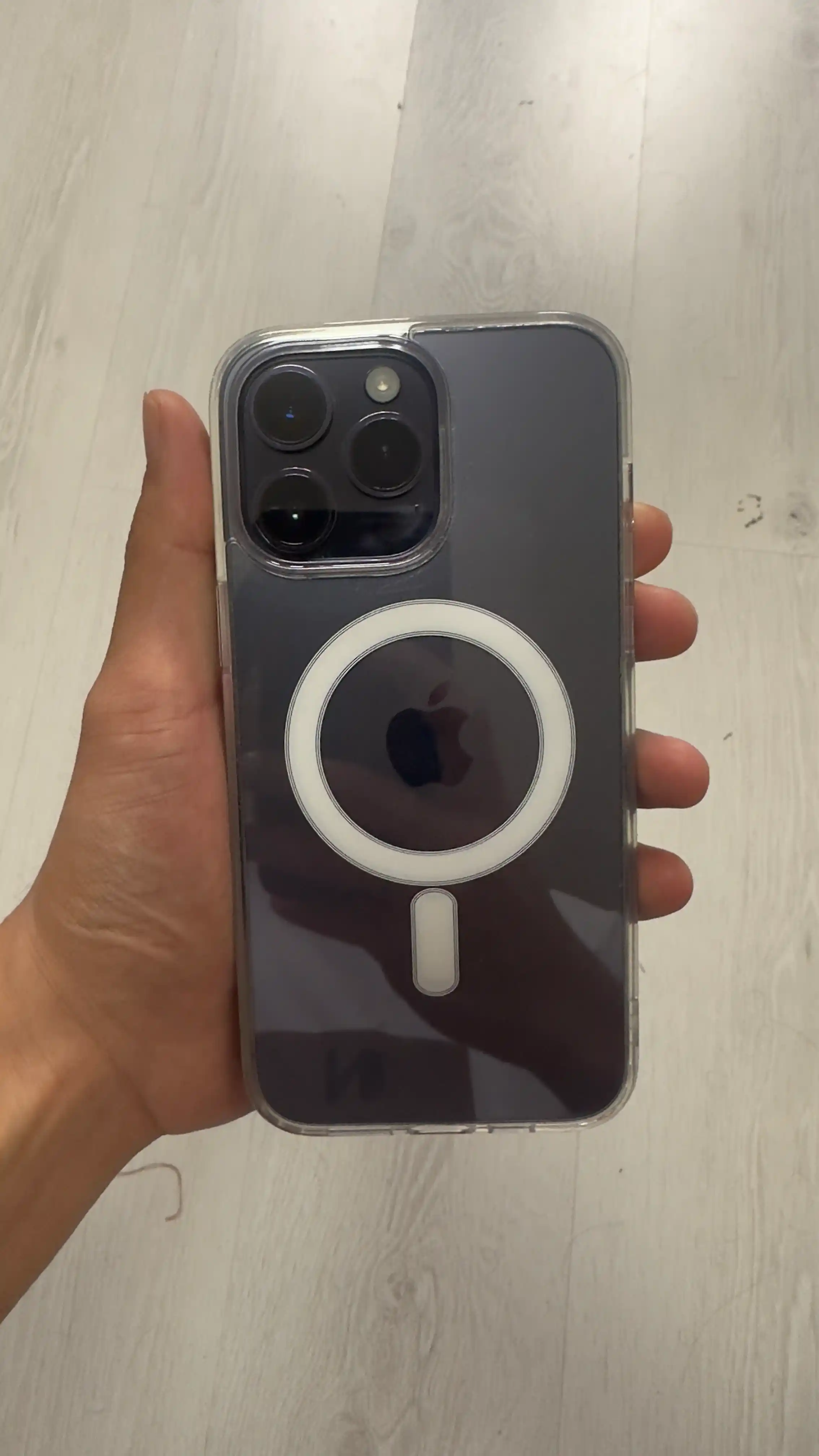Прозрачный чехол  — для iPhone 13–17 Pro / Pro Max