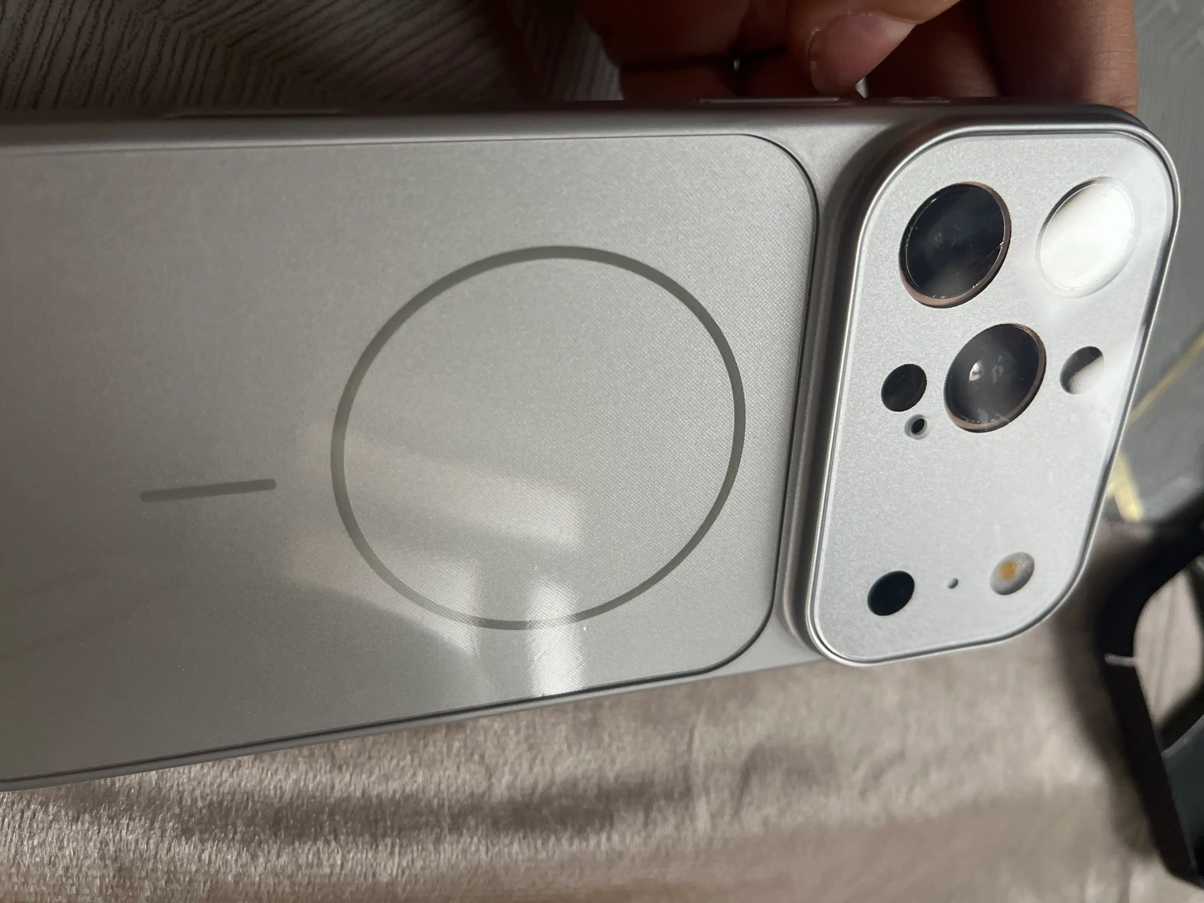 Чехол на iPhone 11, 12, 13, 14, 15, 16 с MagSafe, в стиле iPhone 17