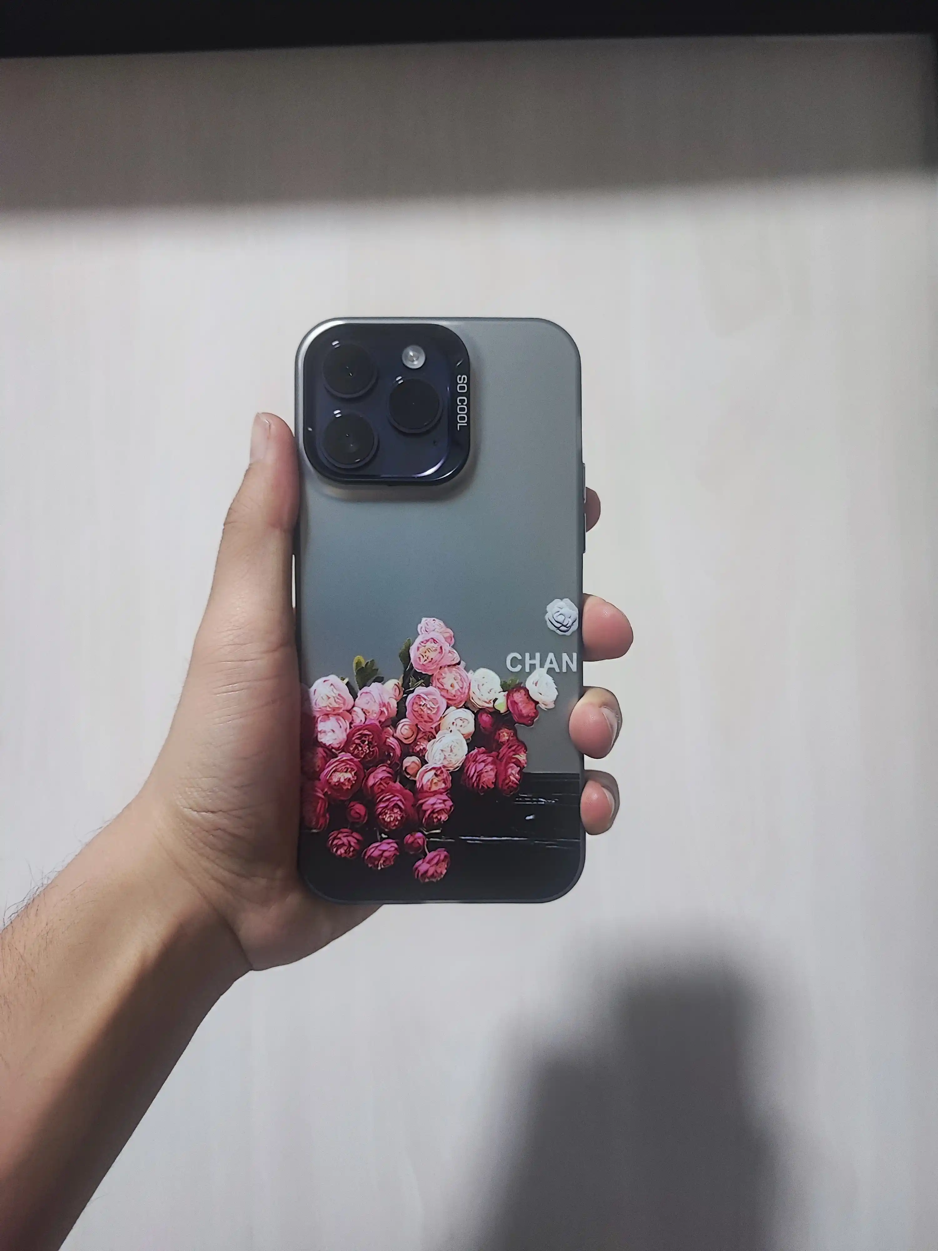 IPhone uchun kreativ dizayndagi himoya g'ilof —  13, 14, 15, 16, 17