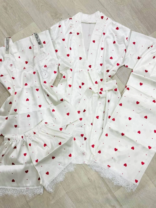 Ayollar atlas pijama va xalat to‘plami yurak naqshli