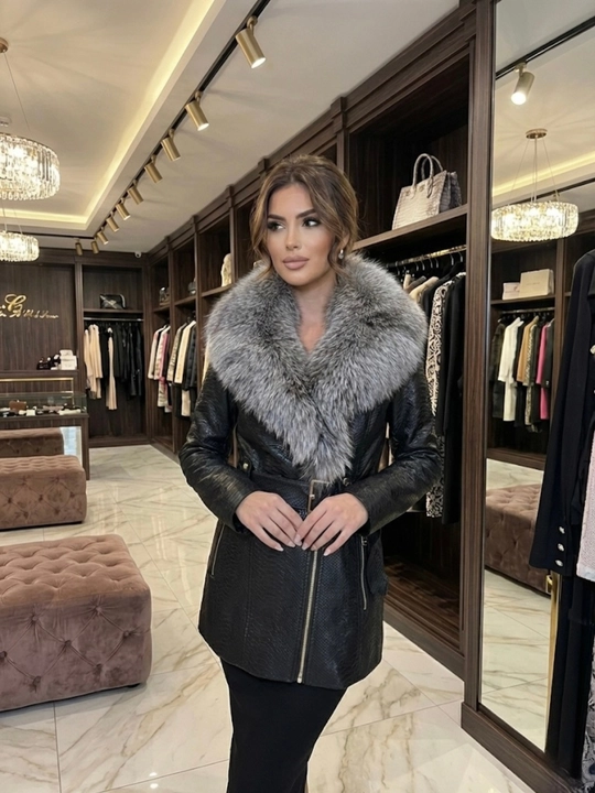 Ayollar charm paltosi, kurtkasi tabiiy chernoburka mo‘ynasi bilan, 70 sm, isitilgan plash