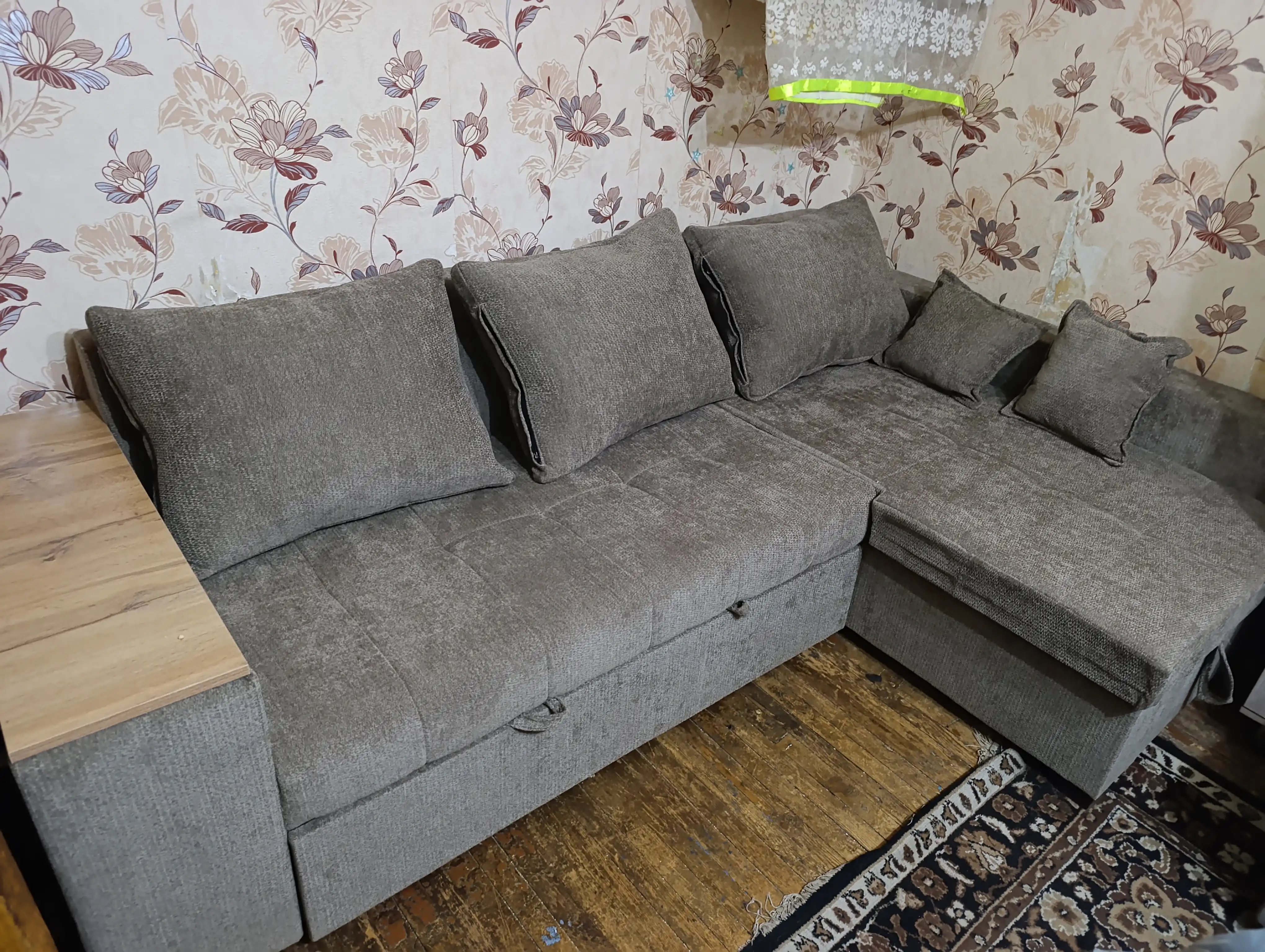 Burchakli divan.  Bir yechimda uslub, qulaylik va amaliylik