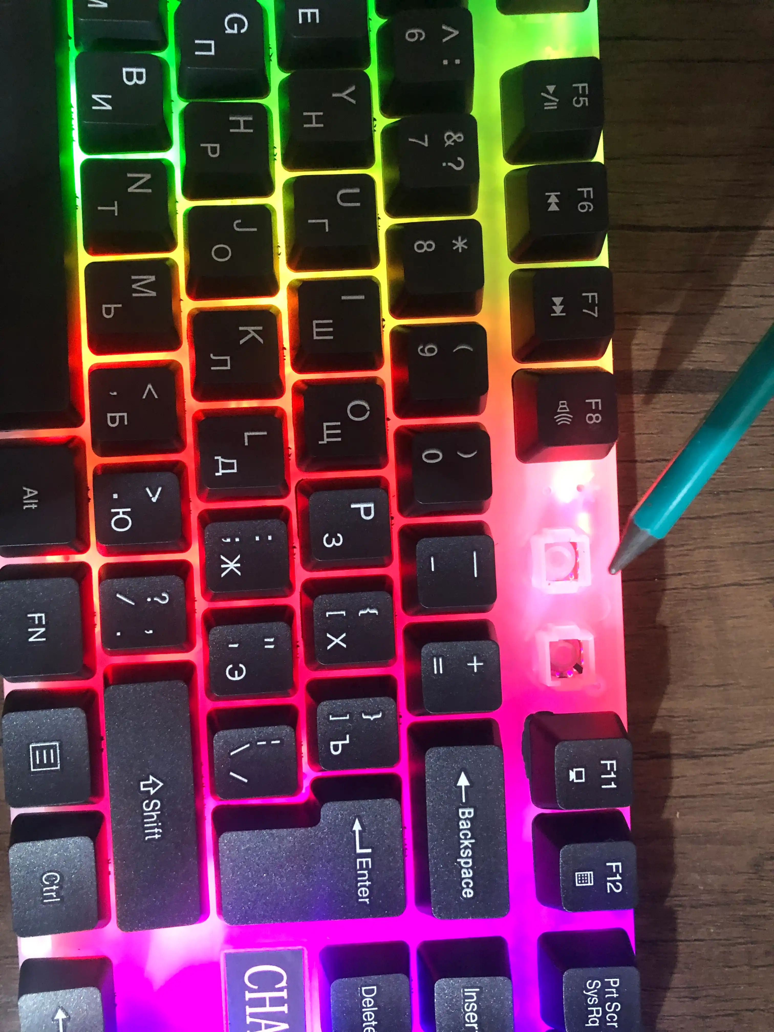 Simli mexanik klaviatura va sichqoncha, o'yin va ofis uchun RGB yoritgichli, shovqinsiz