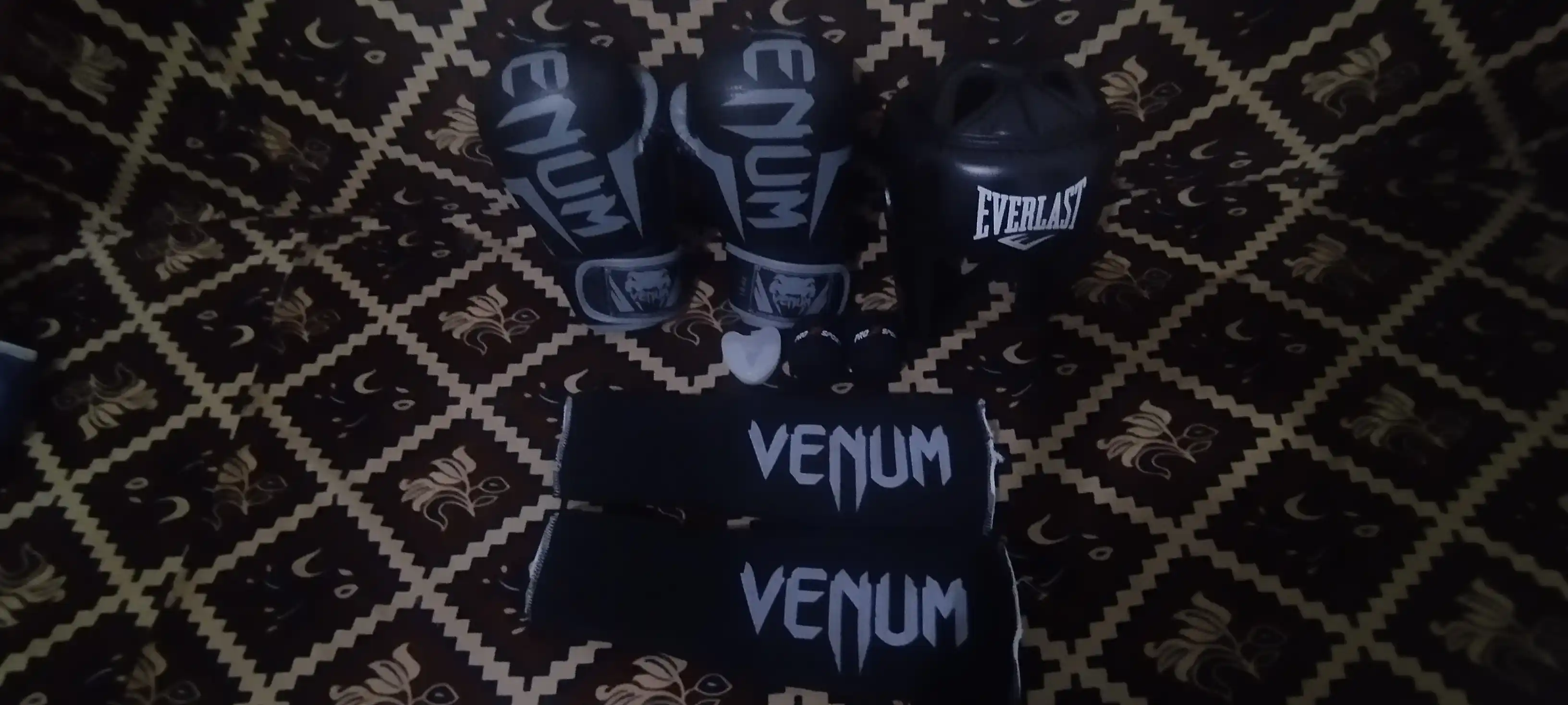 Боксерские перчатки Venum, Elite, 2026