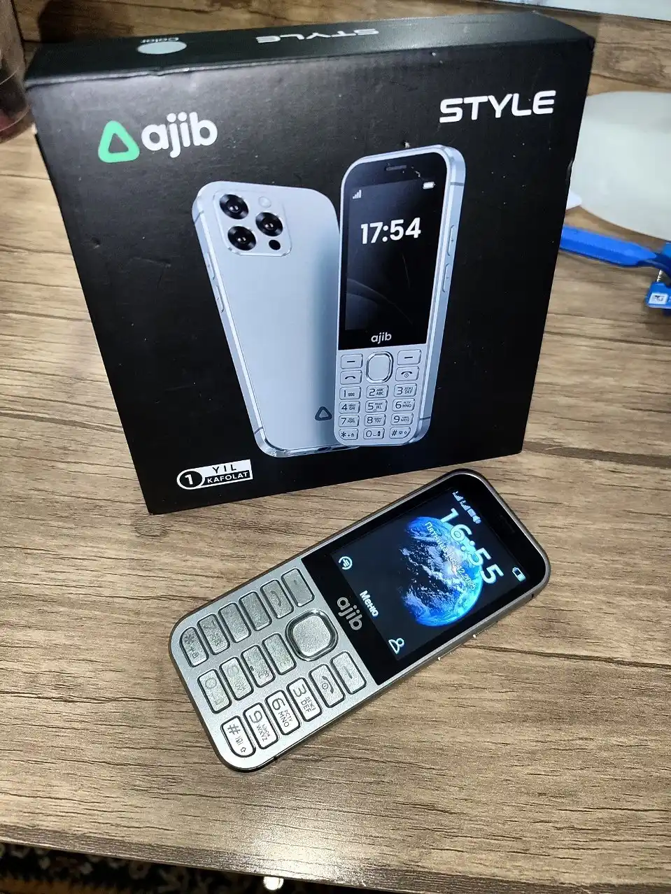Ajib Style tugmali telefon