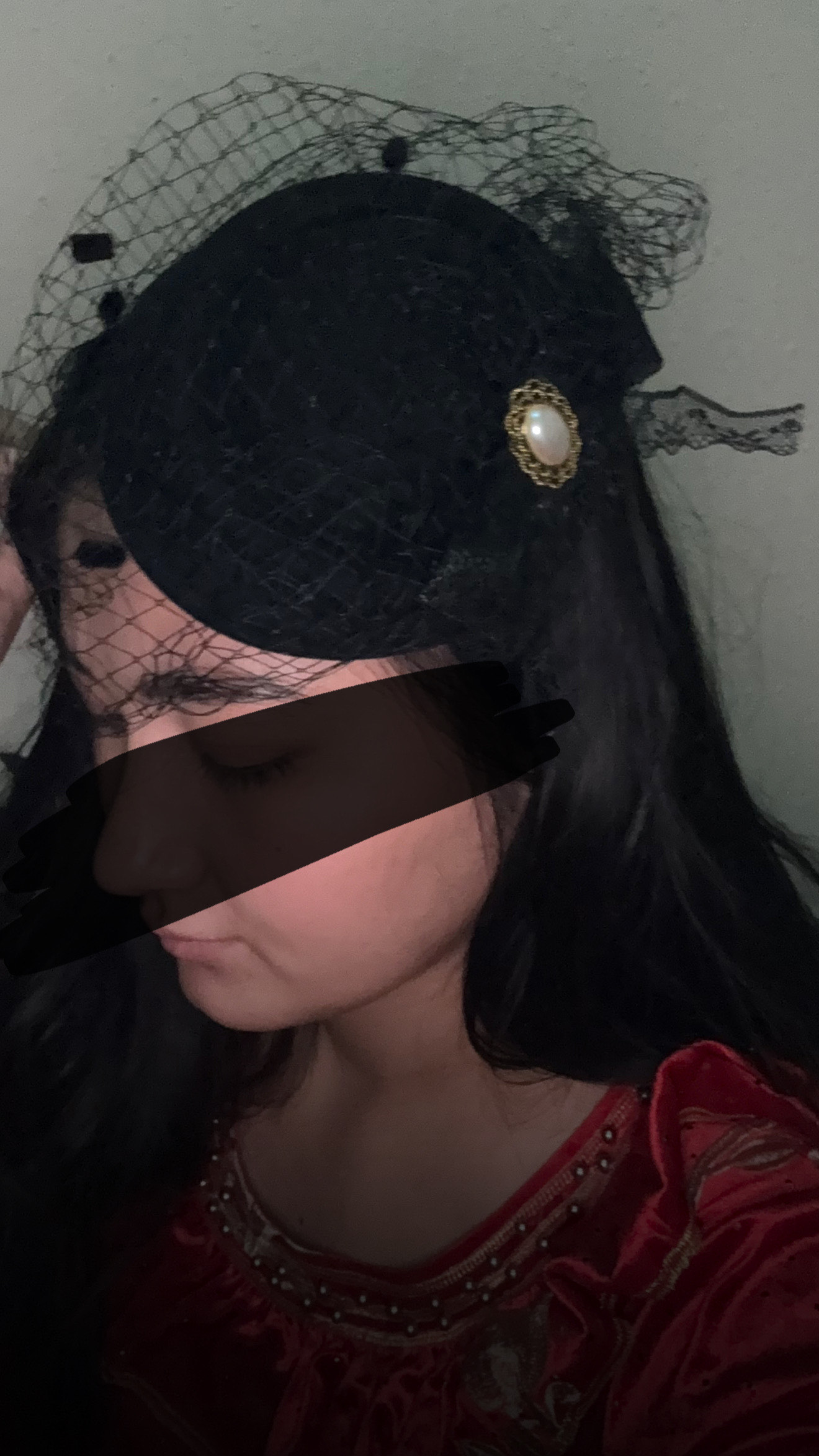 Ayollar uchun to‘rli shlyapa, nafis klassik uslub, to‘r