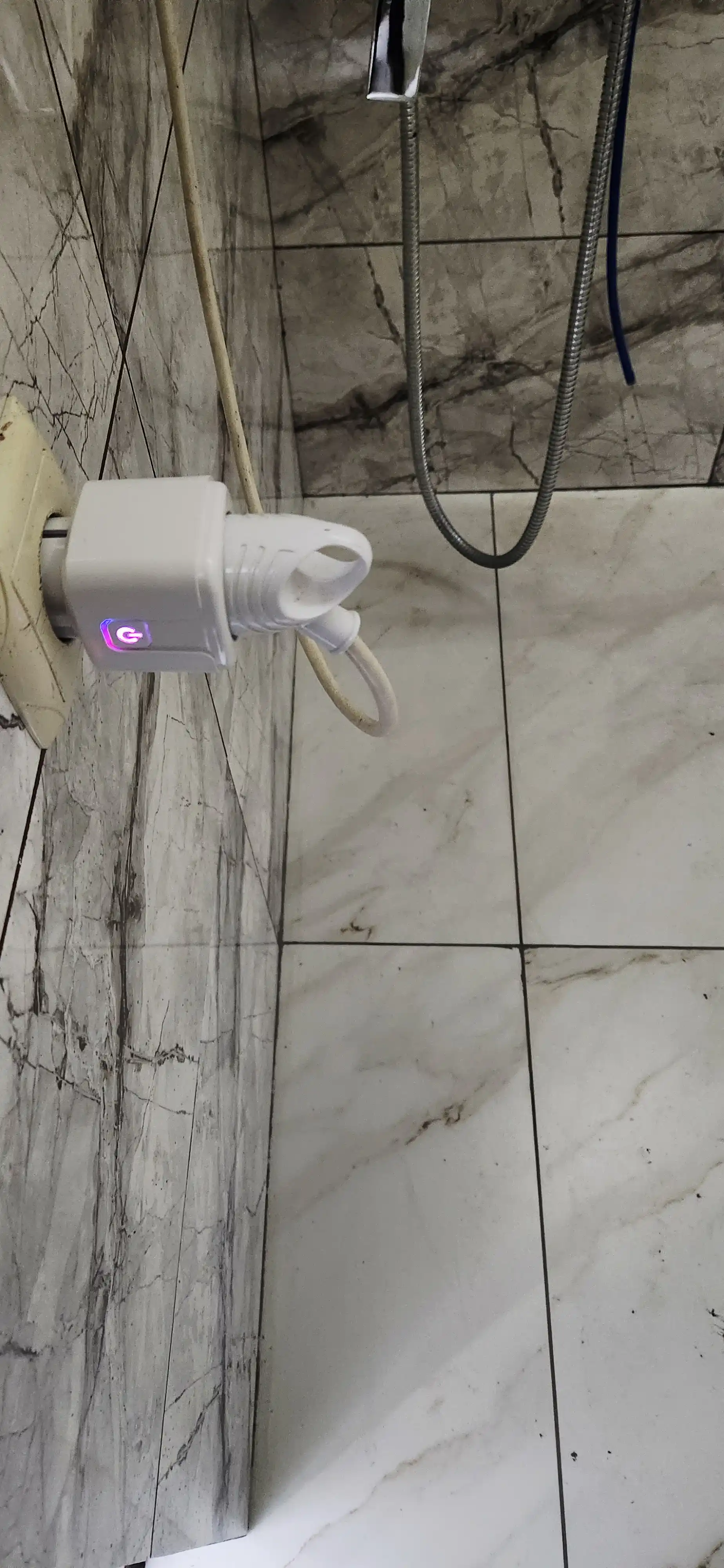 Kuchli tashqi aqlli rozetka, 20A/4.4kW, WiFi, Tuya Smart, Alisa bilan ishlaydi, oq, qora
