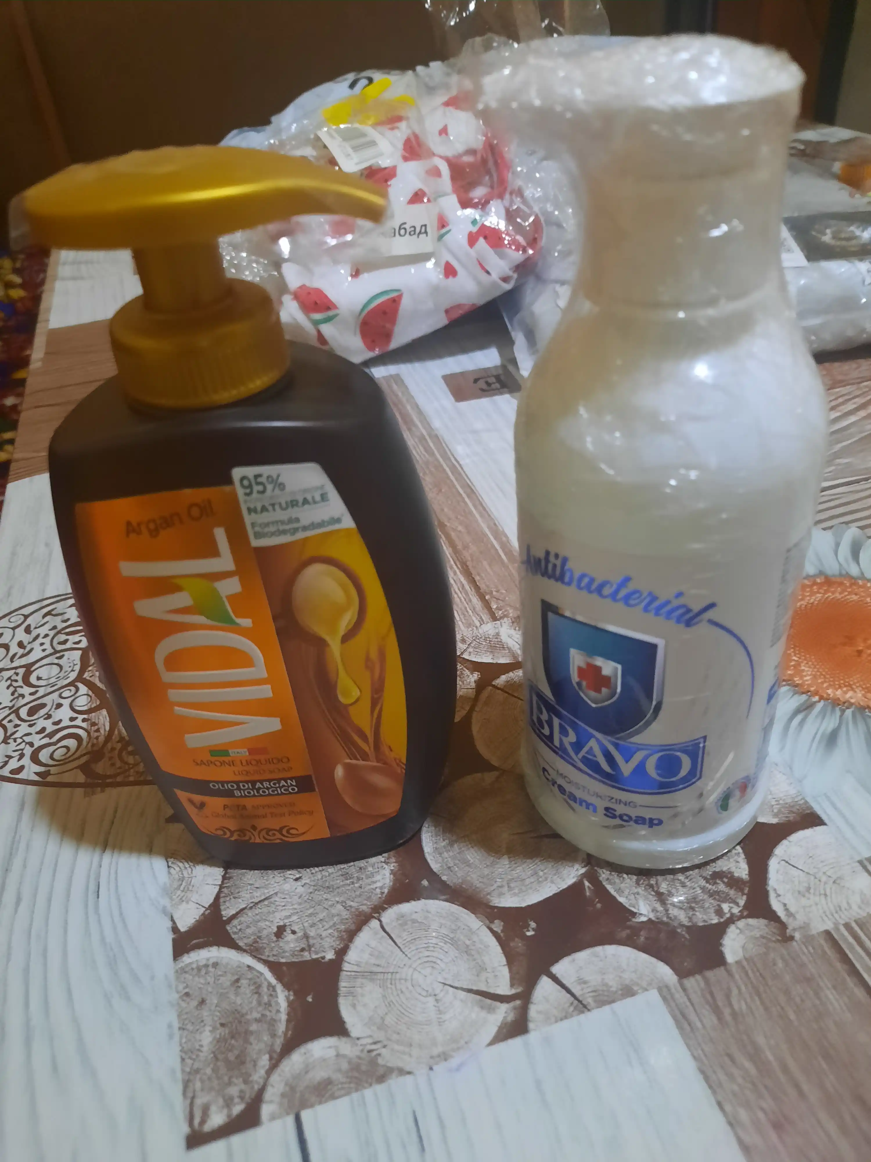 Жидкое крем-мыло для рук BRAVO Antibacterial, 300 мл