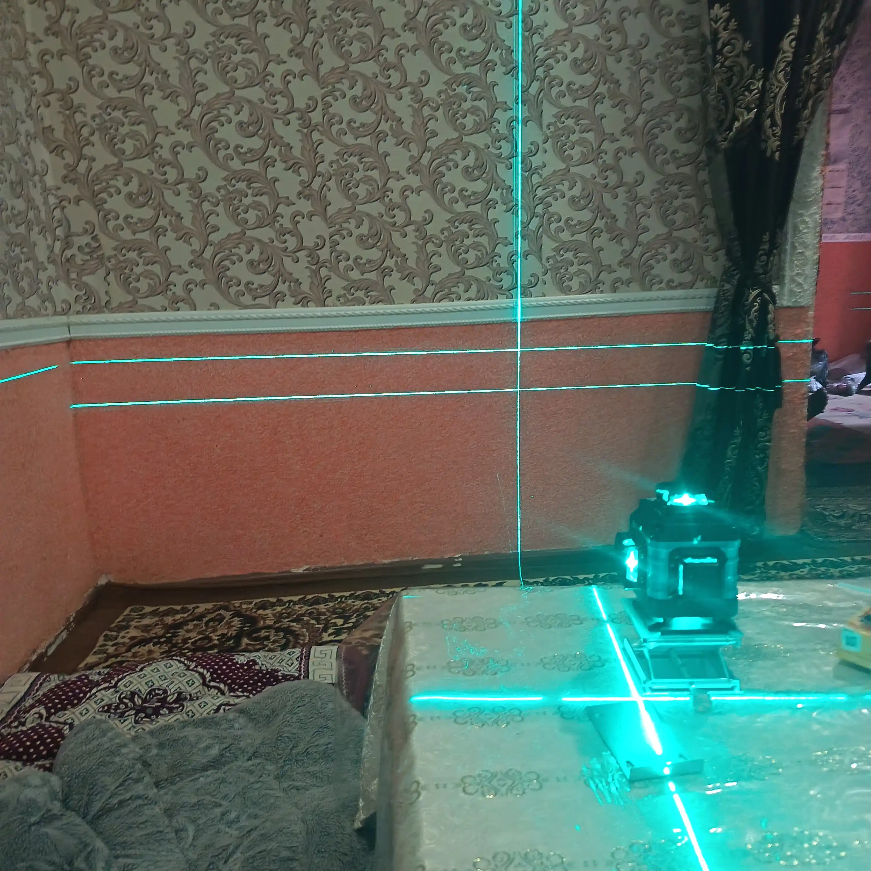 Лазерный уровень 4D, с штативом, 16 линий