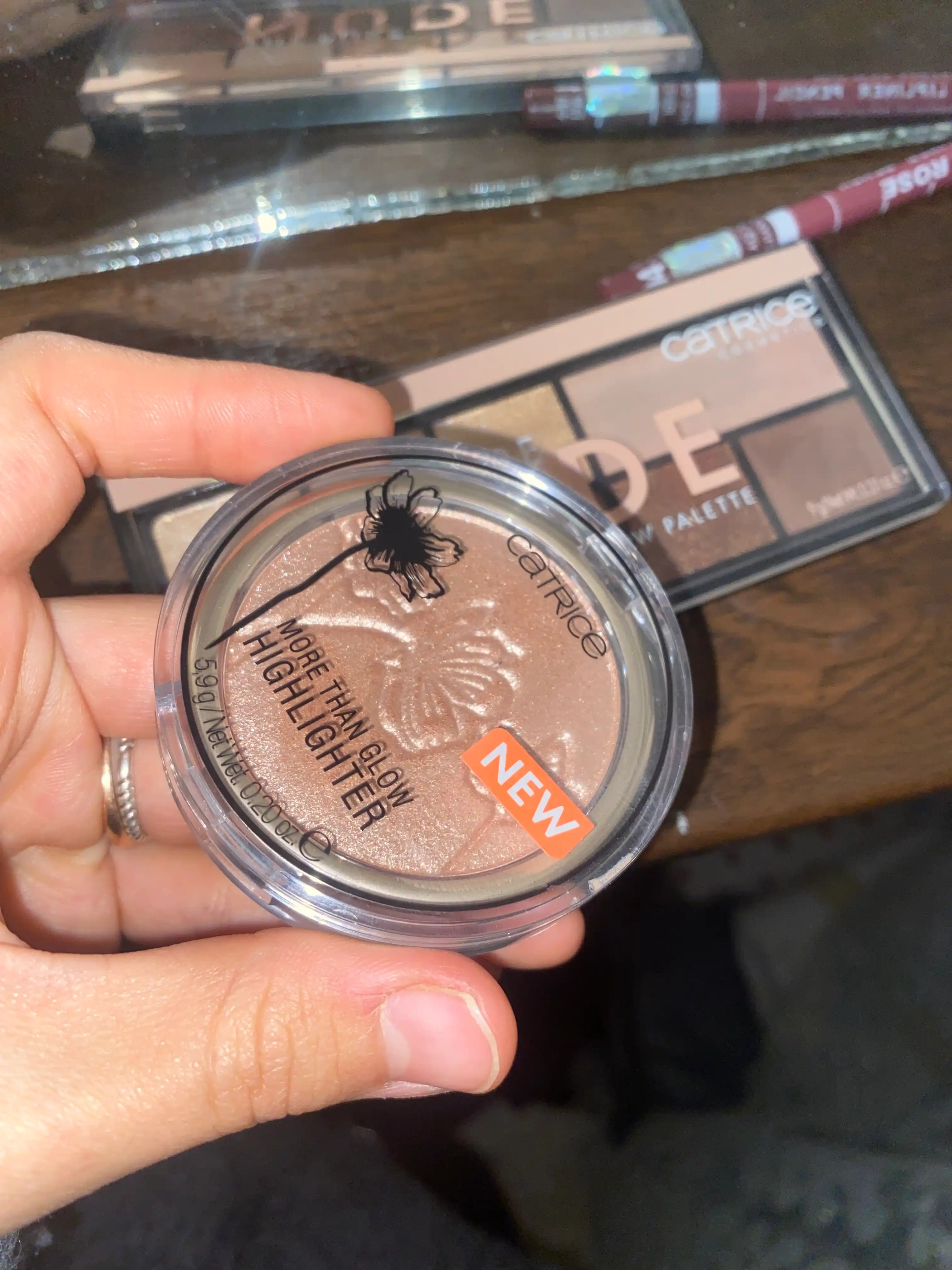 Хайлайтер Catrice More Than Glow