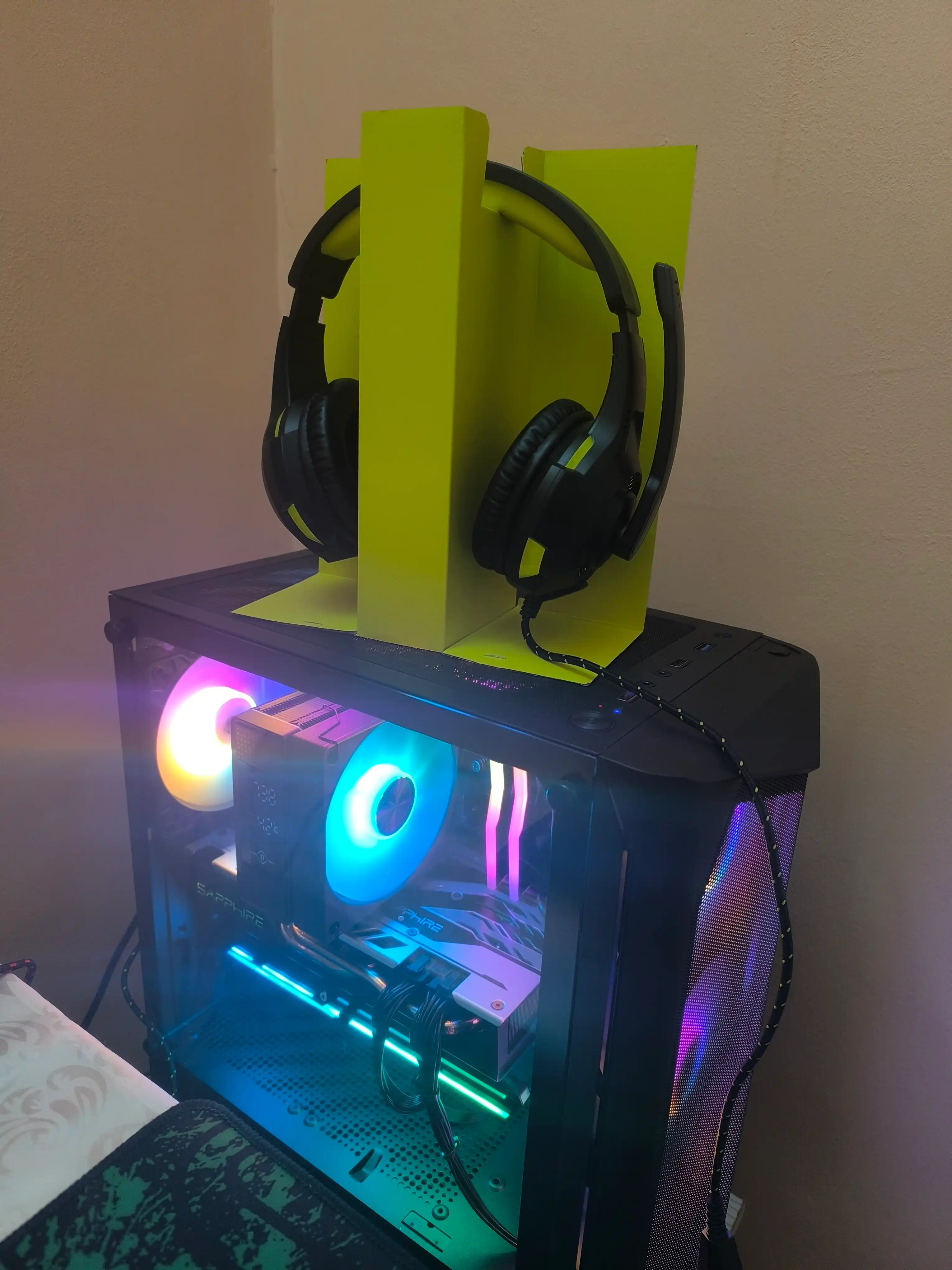 Simli o'yin quloqchinlari 2E Gaming HG300 LED 2E-HG300BK, kompyuter uchun, mikrofonli