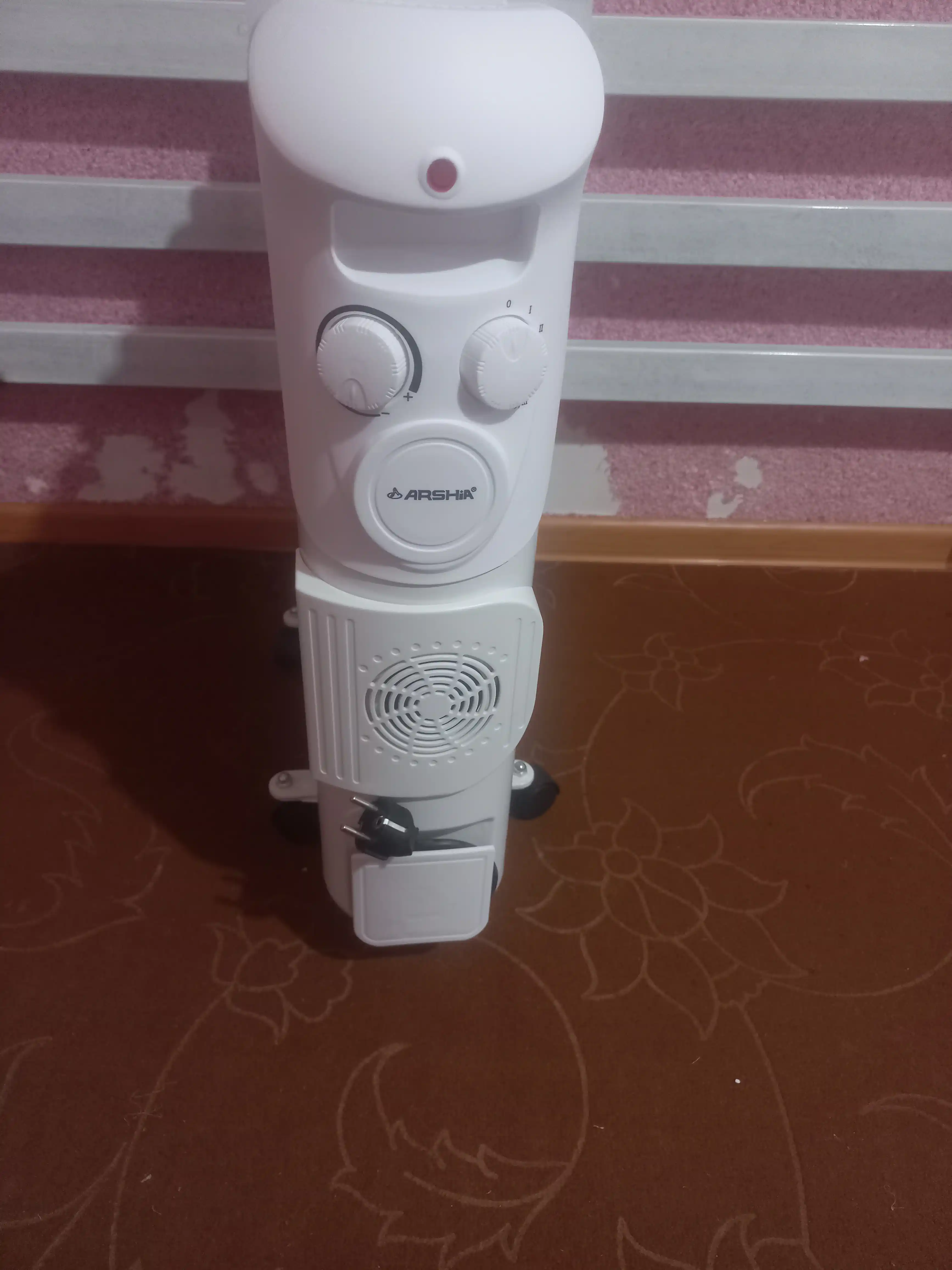 NIKAI moyli isitgichi, termo-puflanadigan pech + quritgich, 13 ta qovurg‘a, 30 kv.m gacha