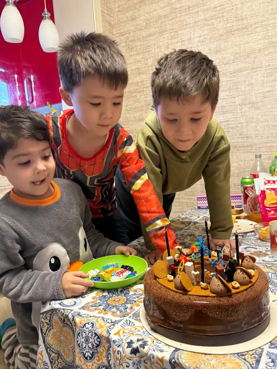 FIDGO o‘yinchoqlari to‘plami, turli xil qahramonlar