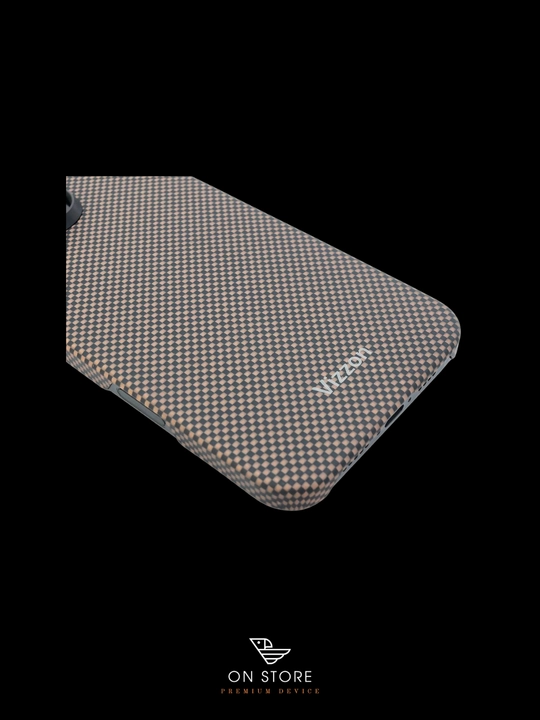 Карбоновый чехол для iPhone 15 pro , VIZZON