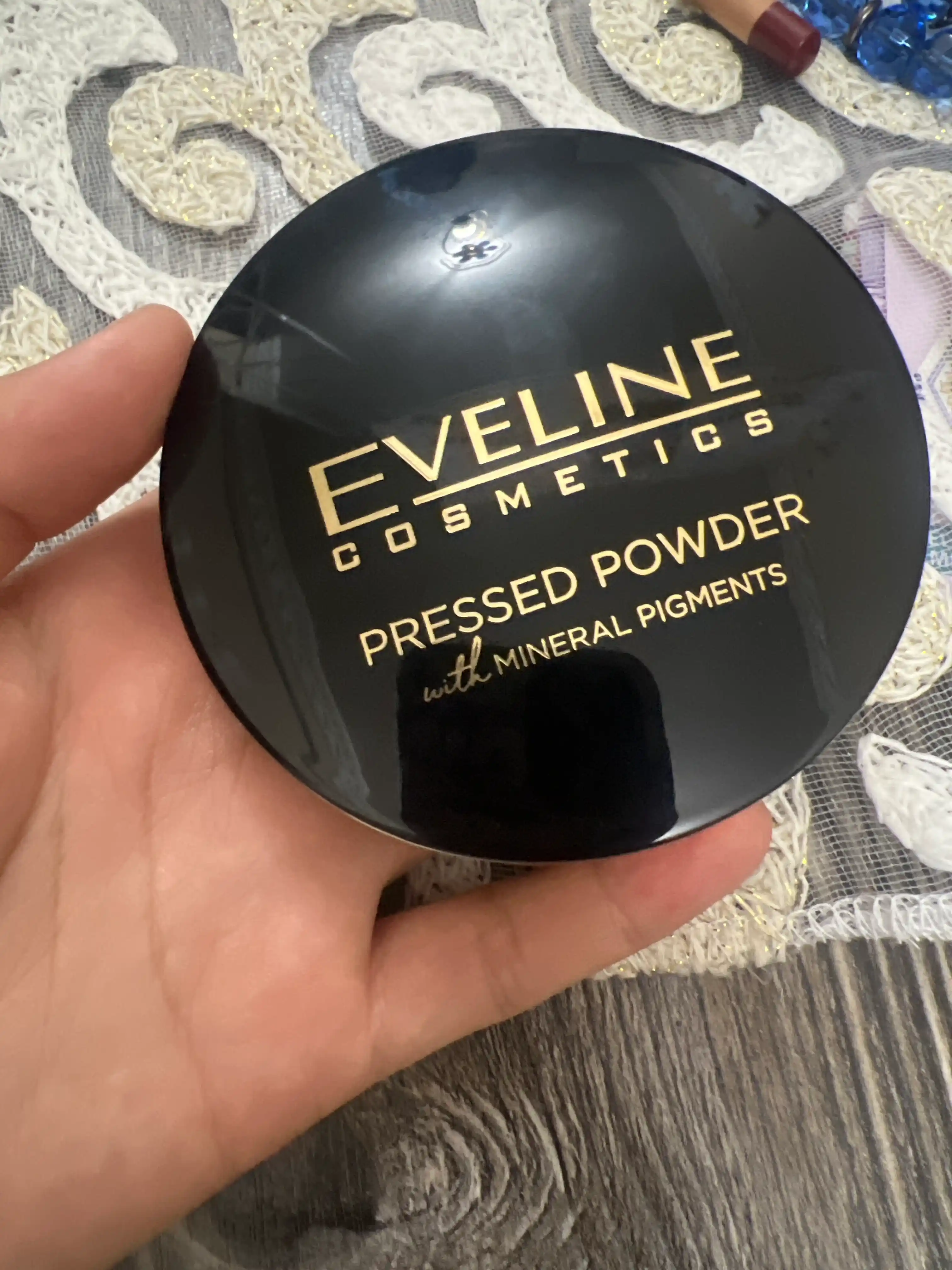 Пудра Eveline Celebrities Beauty, тон 20