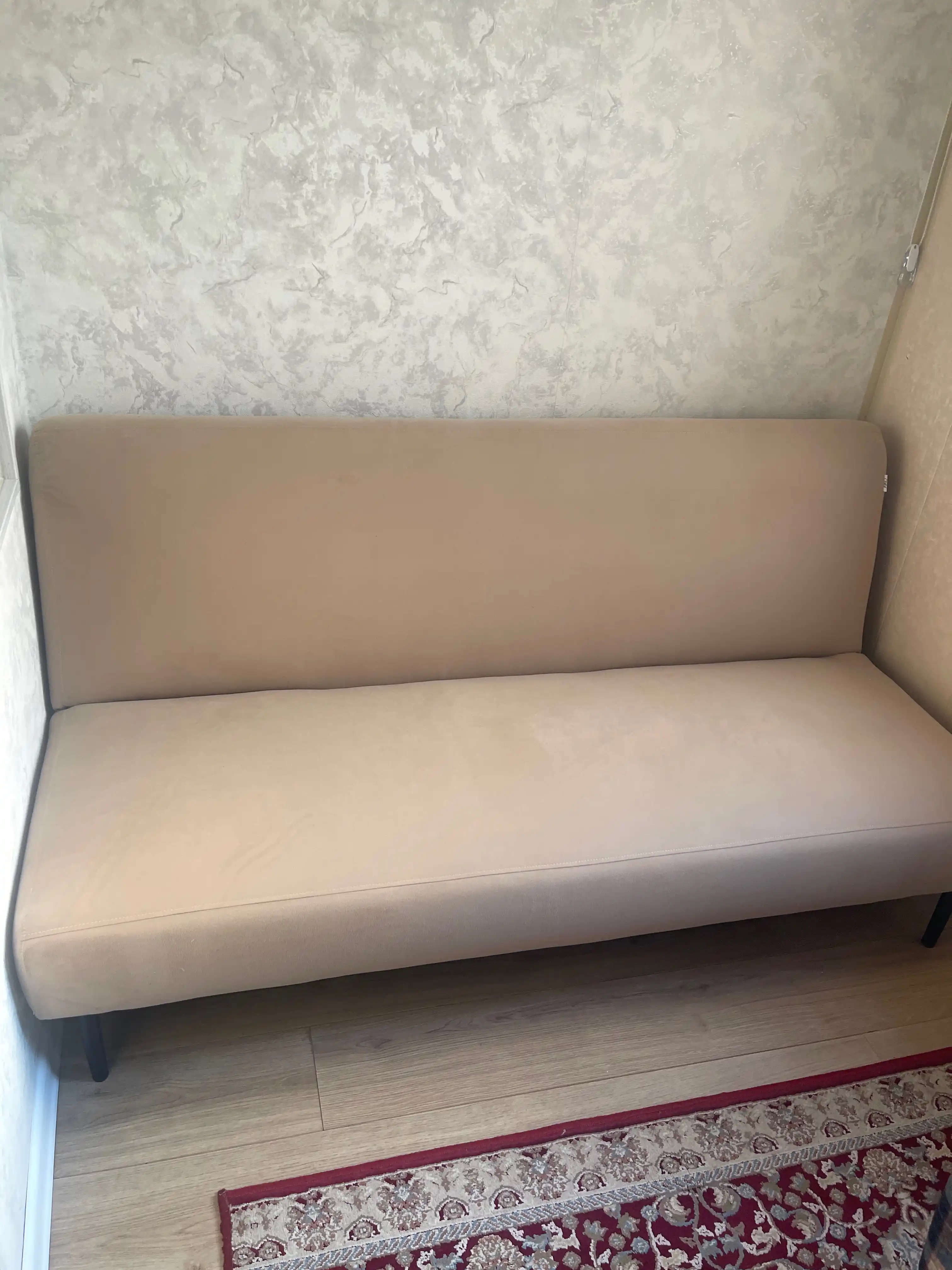 AIKO Izzi yig‘ma divan, ikki kishilik, kitobcha mexanizmi bilan, 175 x 110 sm