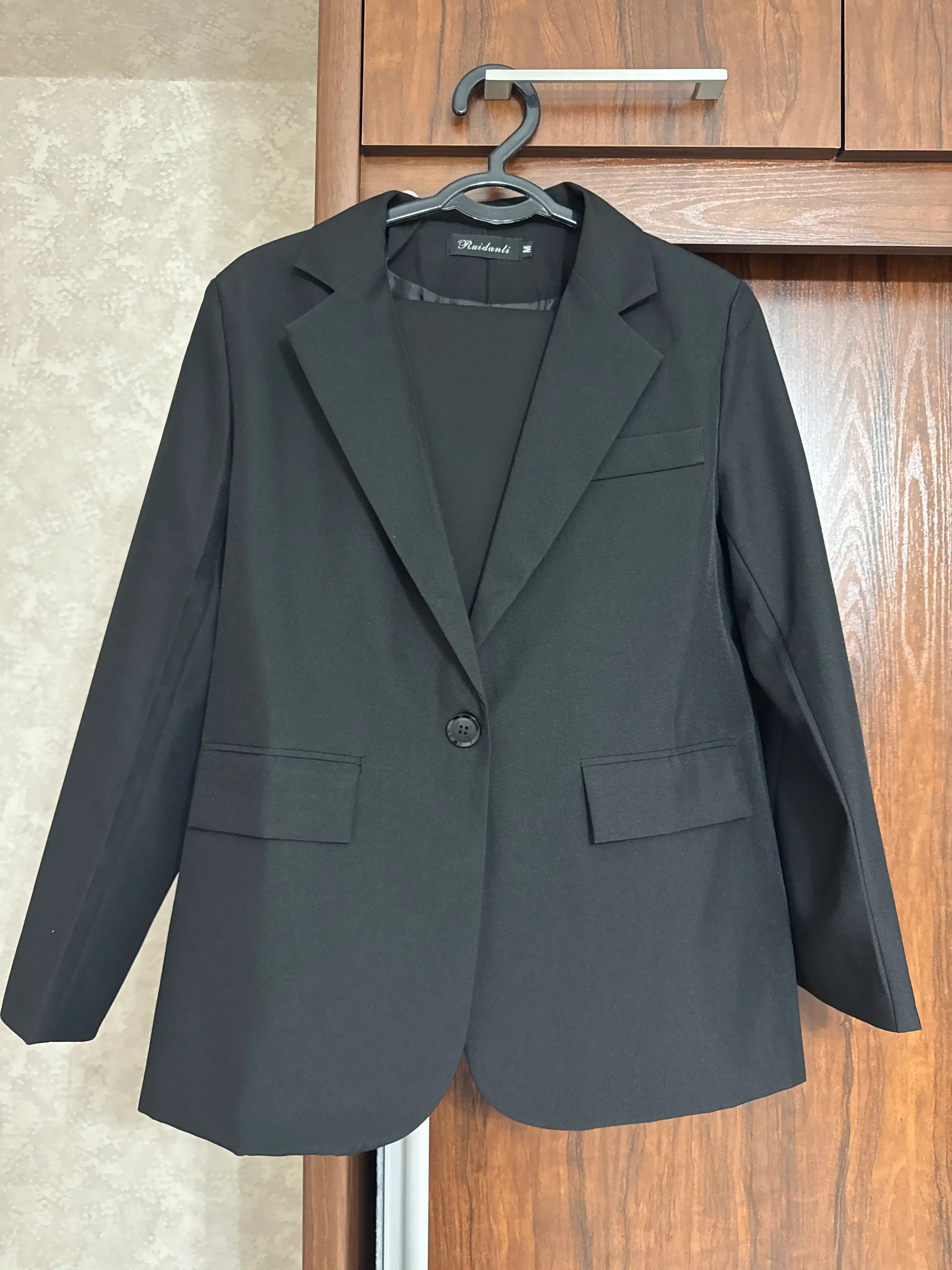 Ayollar kostyumi oversize, uzun pidjak, jaket, katta o‘lchamlar