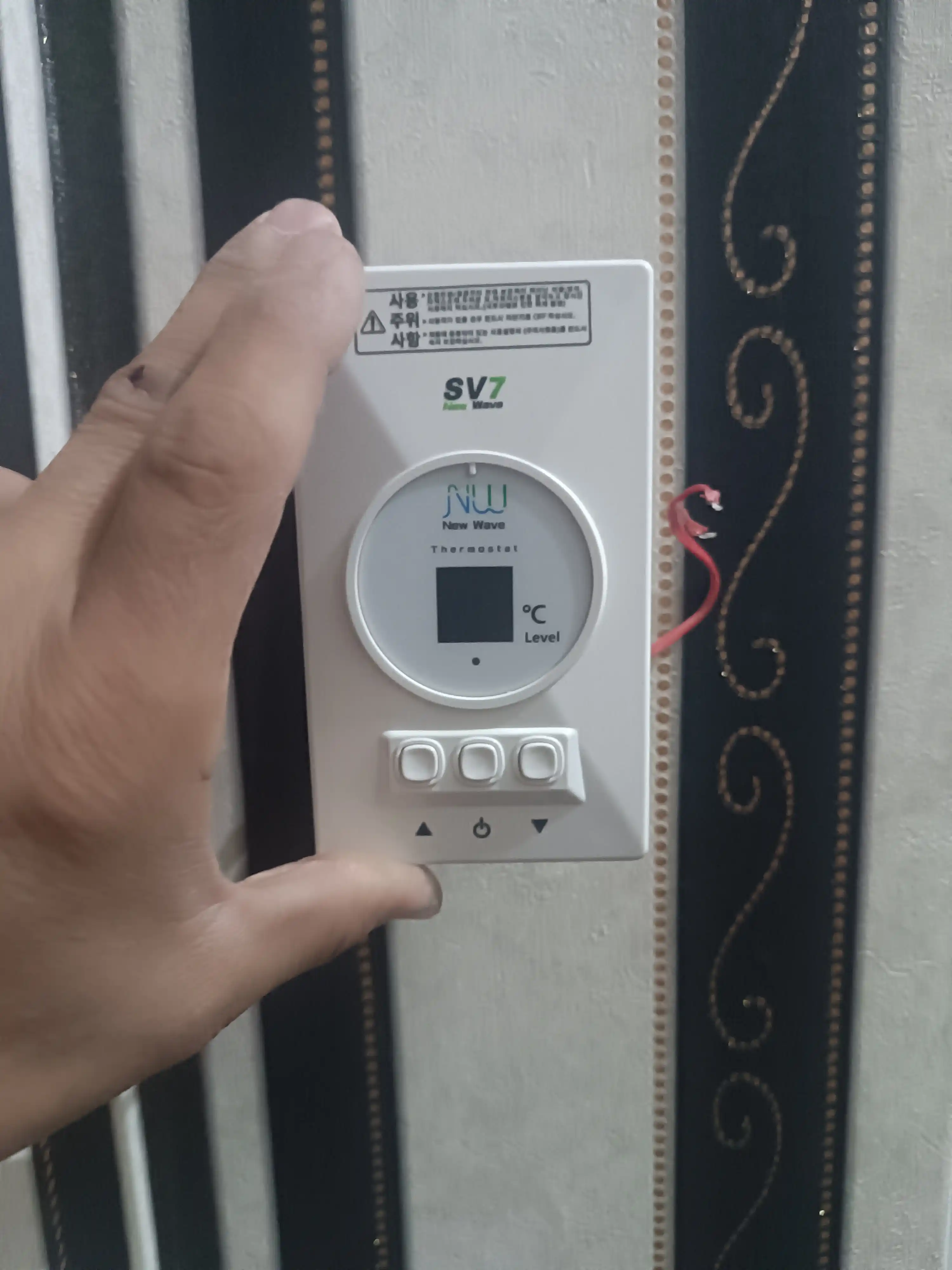 Elektron SV7 CHN termoregulyatori “issiq pol” tizimi uchun — avtomatik harorat nazorati