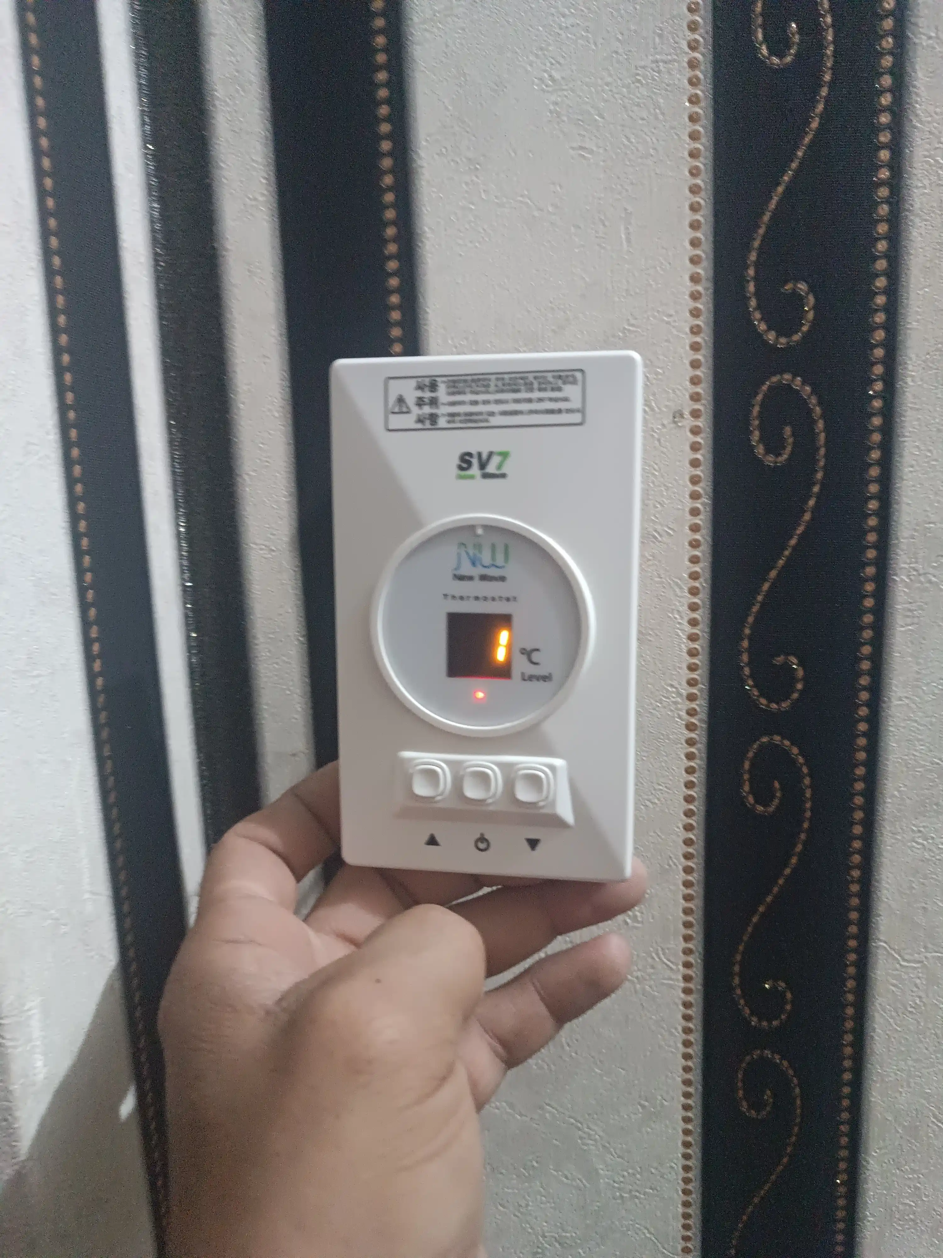 Elektron SV7 CHN termoregulyatori “issiq pol” tizimi uchun — avtomatik harorat nazorati