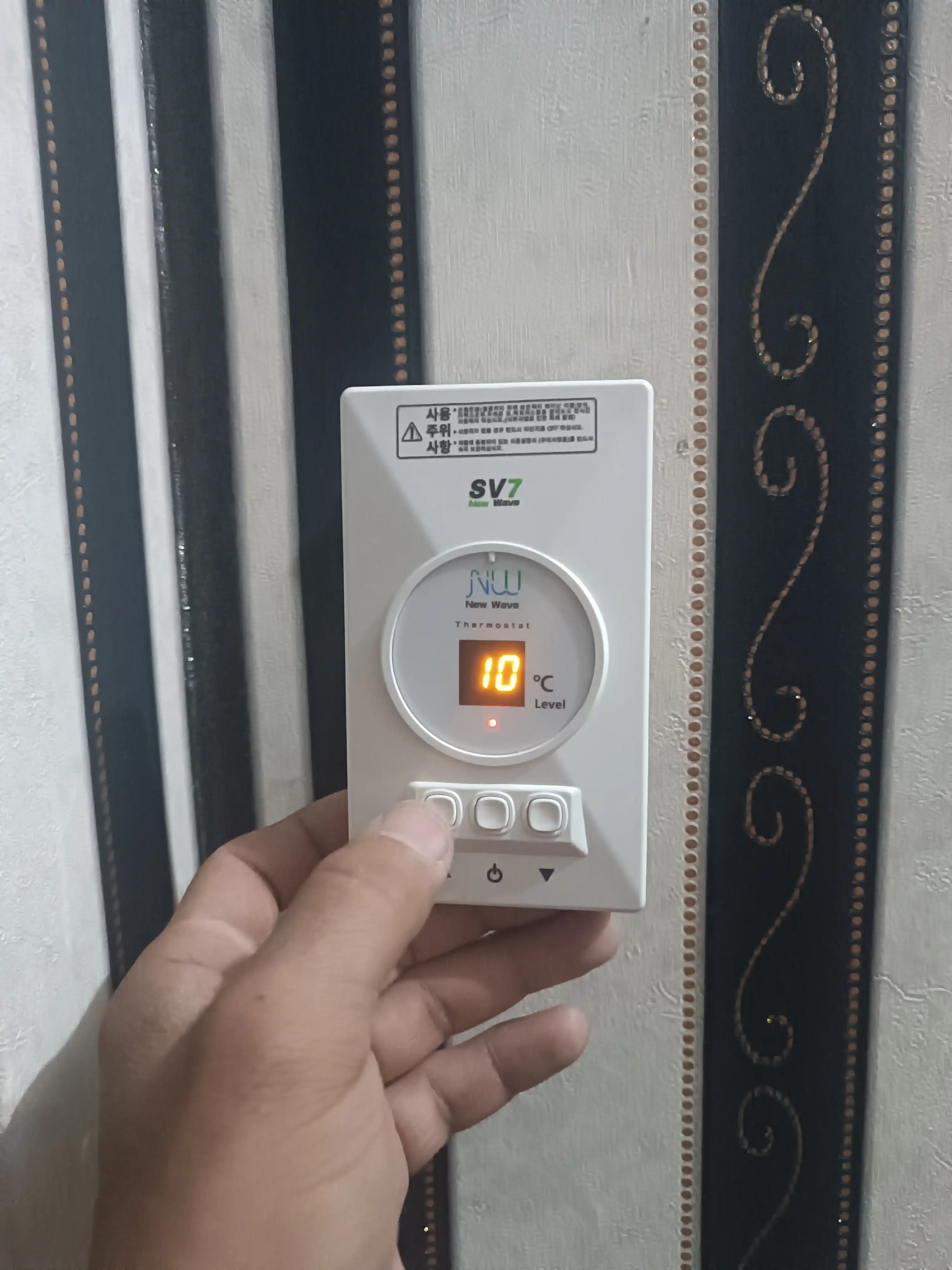 Elektron SV7 CHN termoregulyatori “issiq pol” tizimi uchun — avtomatik harorat nazorati