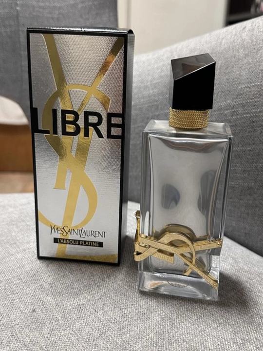 Parfyumlangan suv Yves Saint Laurent Mon Paris