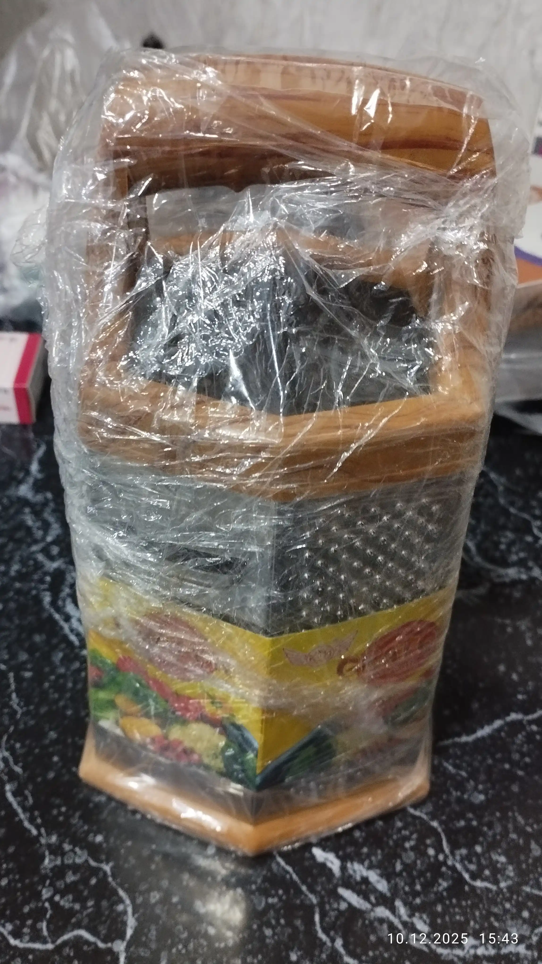 Koreys sabzi va sabzavotlari uchun yog'och va plastik ko'p funksiyali qirg'ich