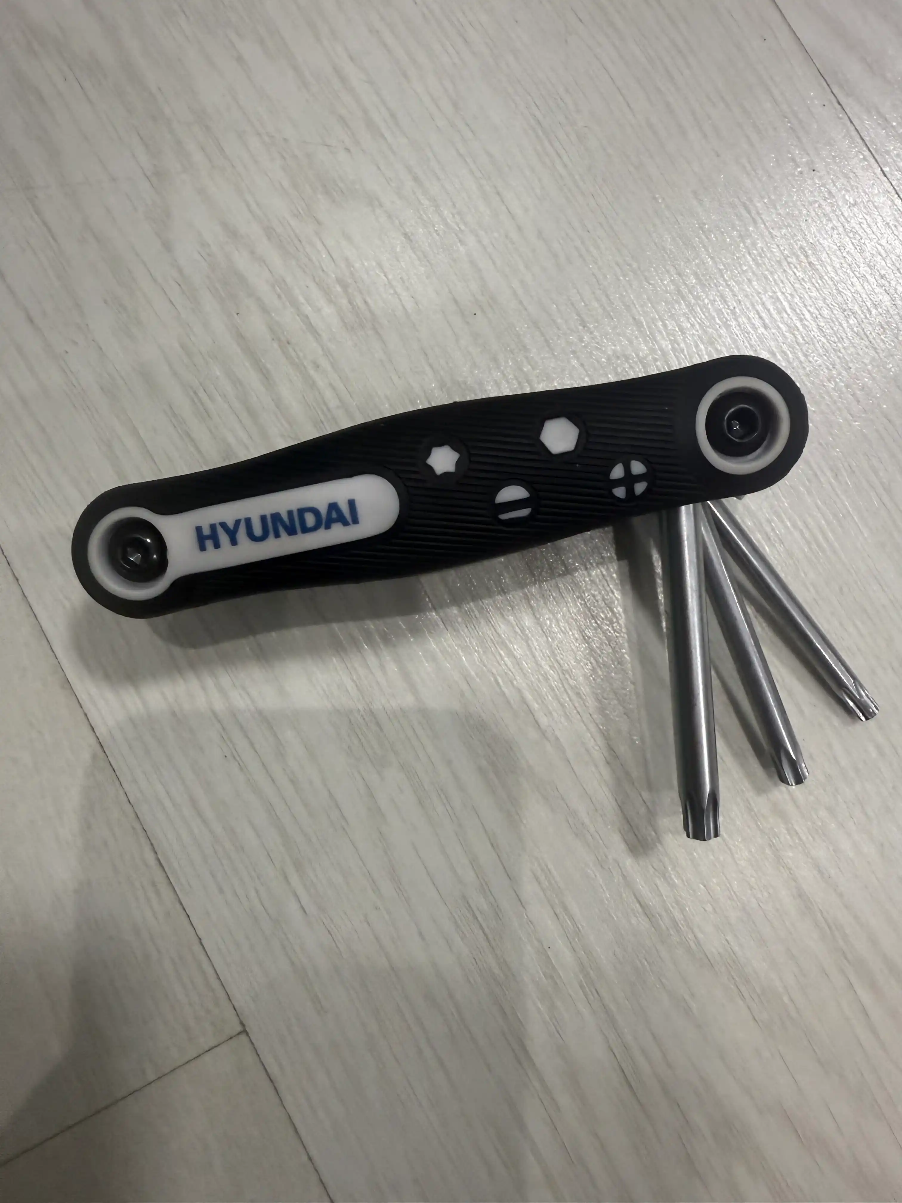 Universal buklanadigan kalitlar to‘plami: Hex / Torx - 8 dona HYUNDAI
