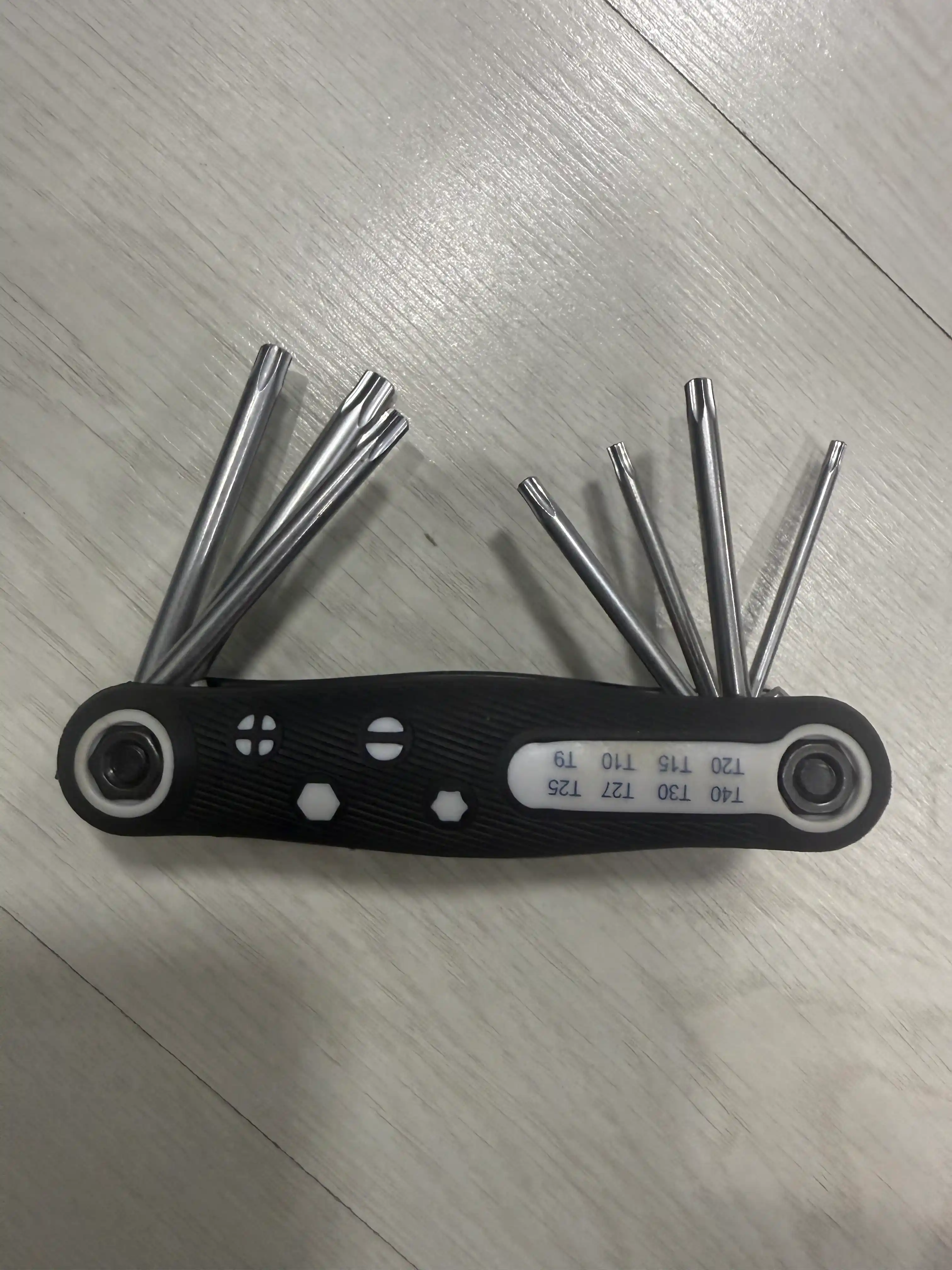 Universal buklanadigan kalitlar to‘plami: Hex / Torx - 8 dona HYUNDAI