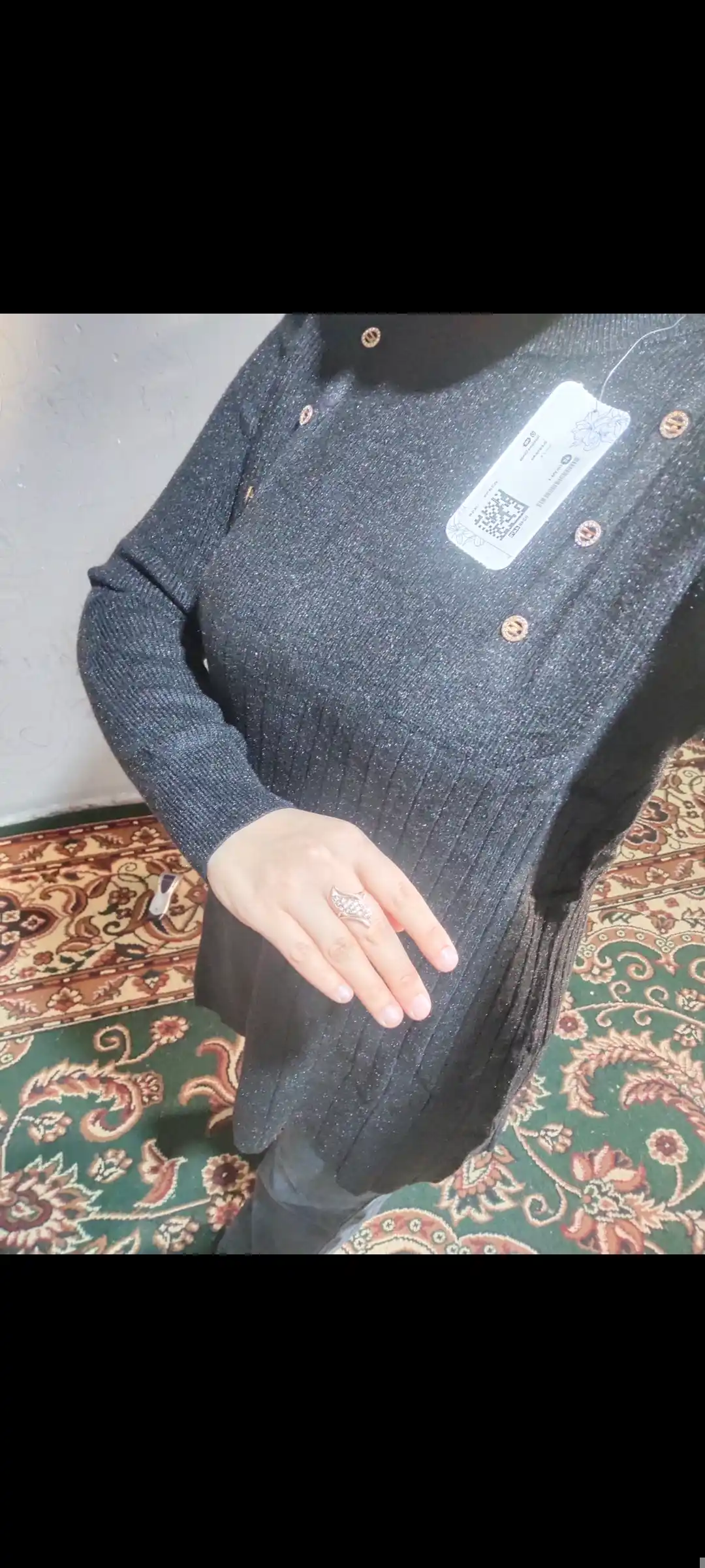 Bezakli tugmali ayollar trikotaj tunikasi