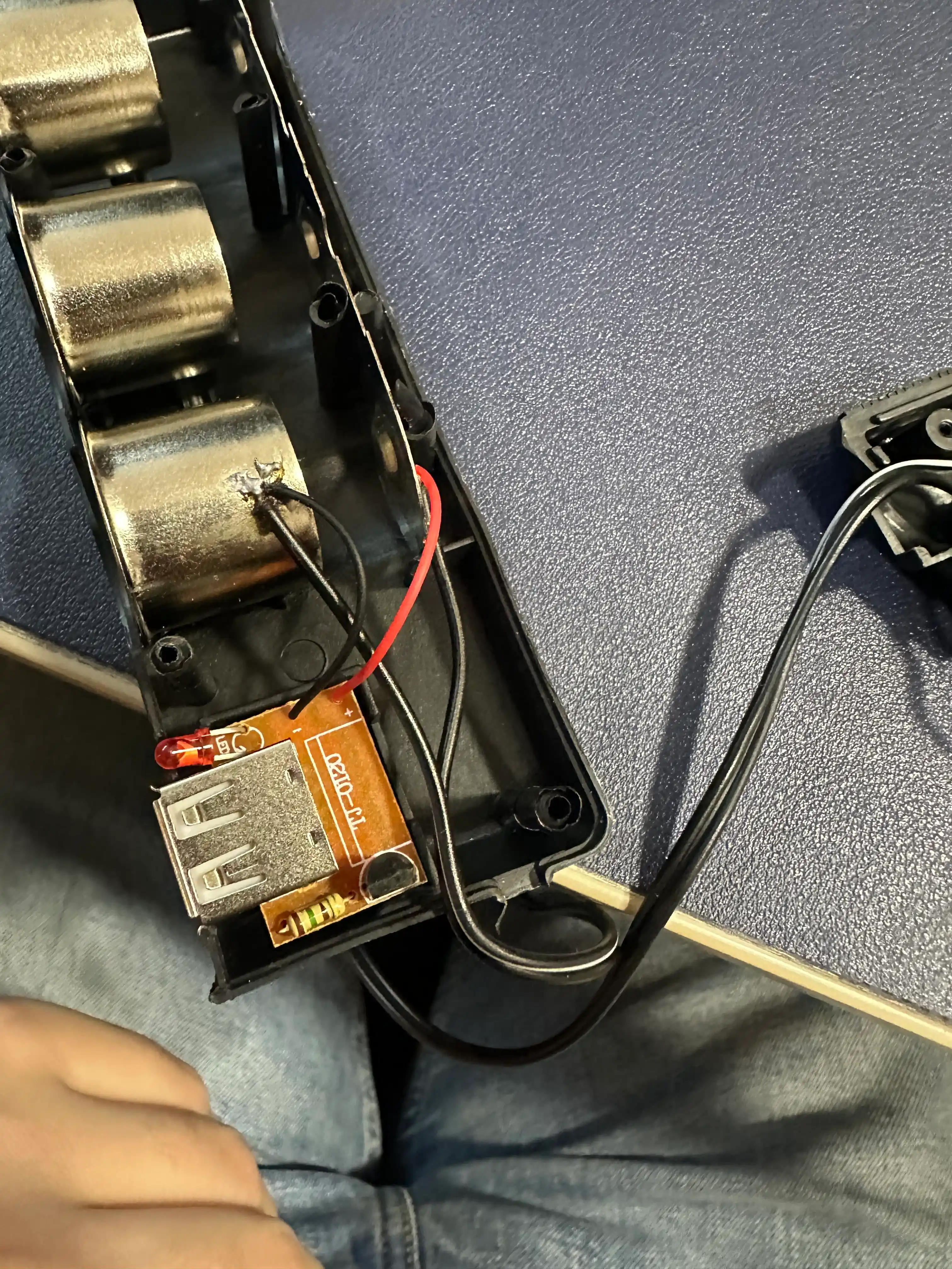 Тройник разветвитель прикуривателя c 3 гнездами и с USB, автозарядка