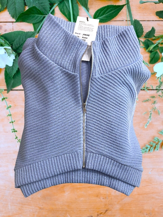 Koreya brendining qisqa kropli zip-xudi