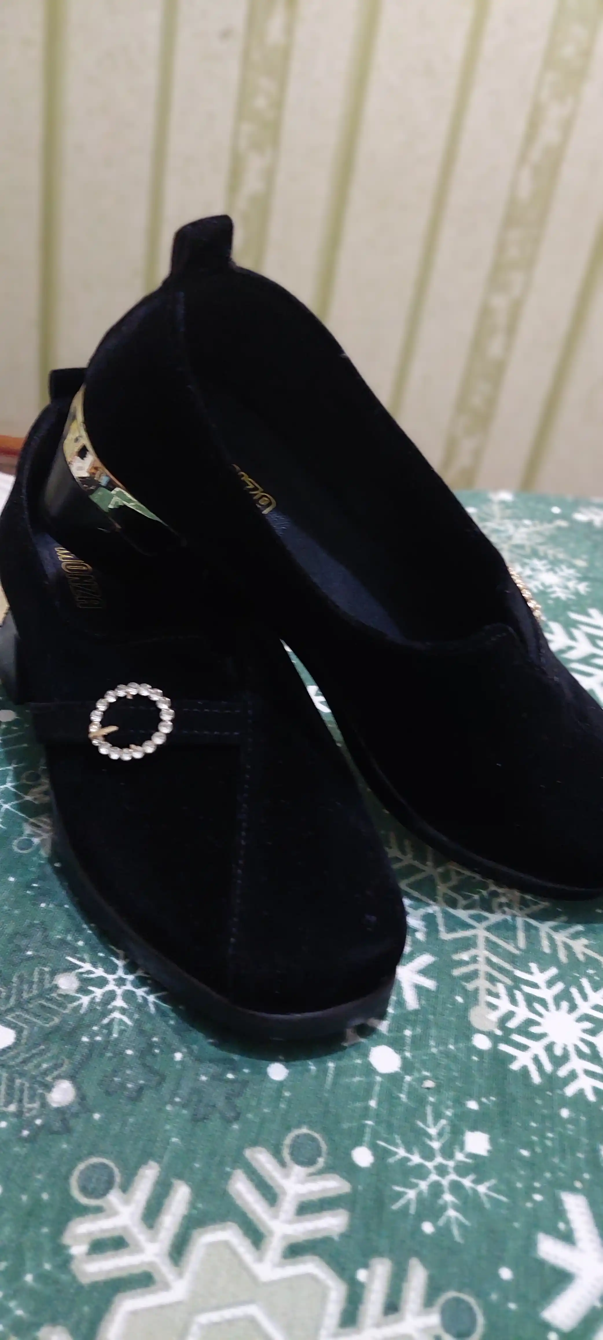 Ayollar poyabzali Sling Black Stiletto - barqaror poshnali zamonaviy poyabzal, nachos yo'q