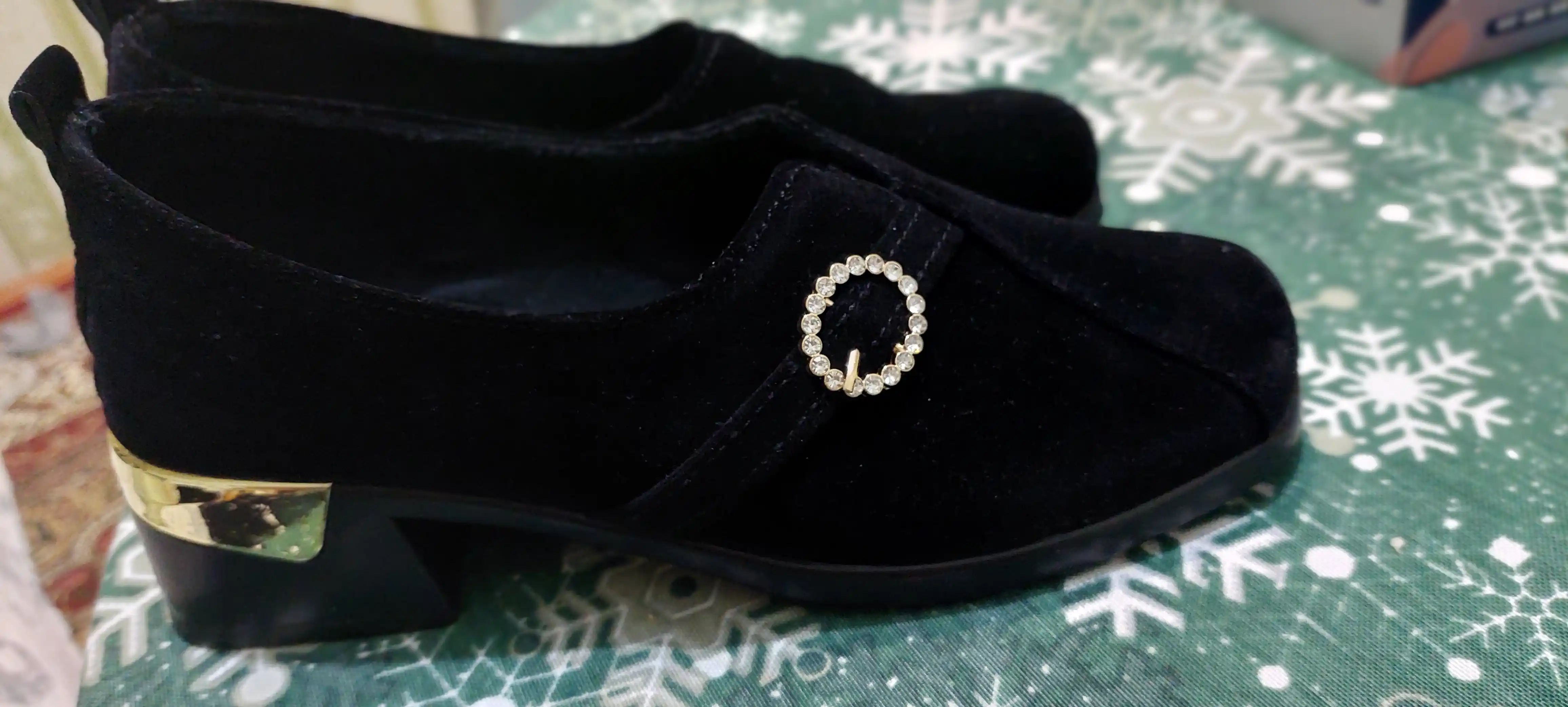 Ayollar poyabzali Sling Black Stiletto - barqaror poshnali zamonaviy poyabzal, nachos yo'q