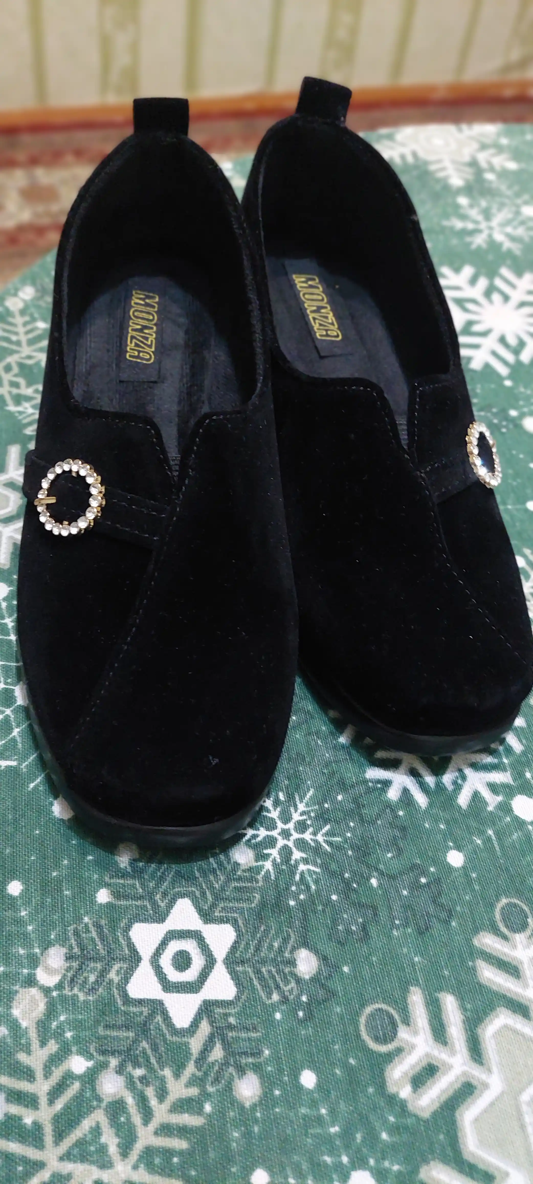 Ayollar poyabzali Sling Black Stiletto - barqaror poshnali zamonaviy poyabzal, nachos yo'q