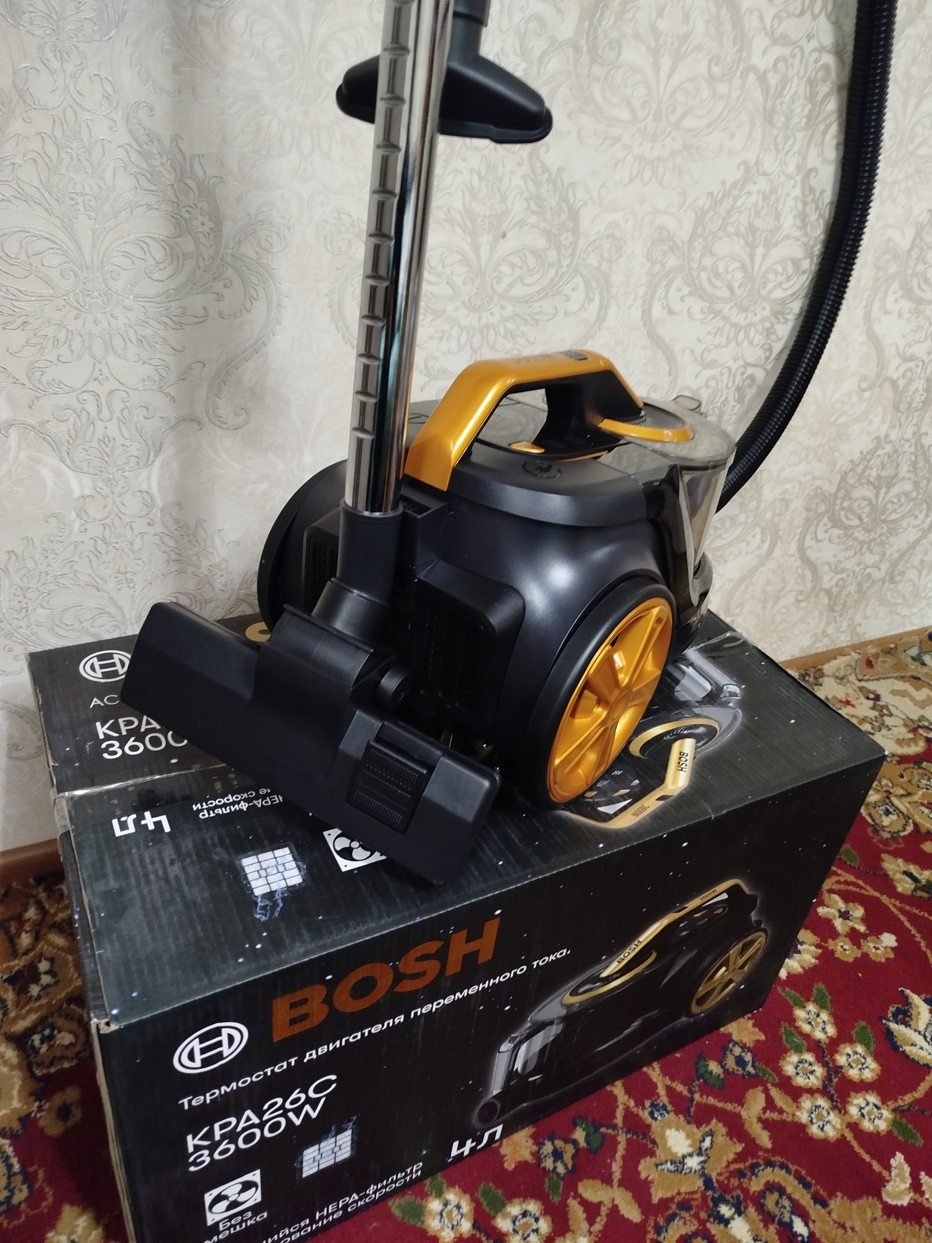 Пылесос BOSH мощный 3600W, инновационный циклонный, телескопической трубой, HEPA фильтр