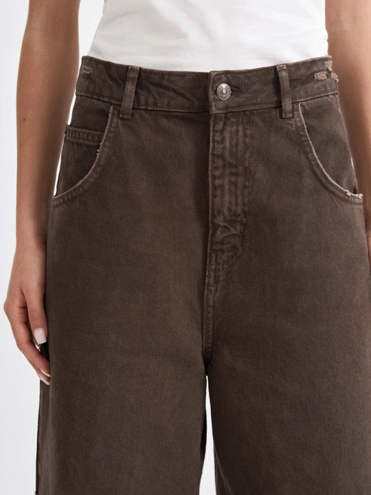 Keng oyoqli ayollar jinsi shimlari, Oversize Fit