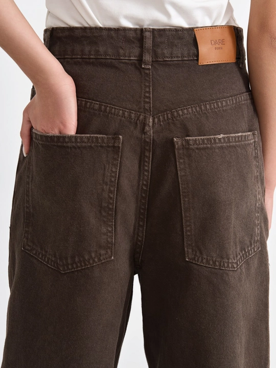 Keng oyoqli ayollar jinsi shimlari, Oversize Fit
