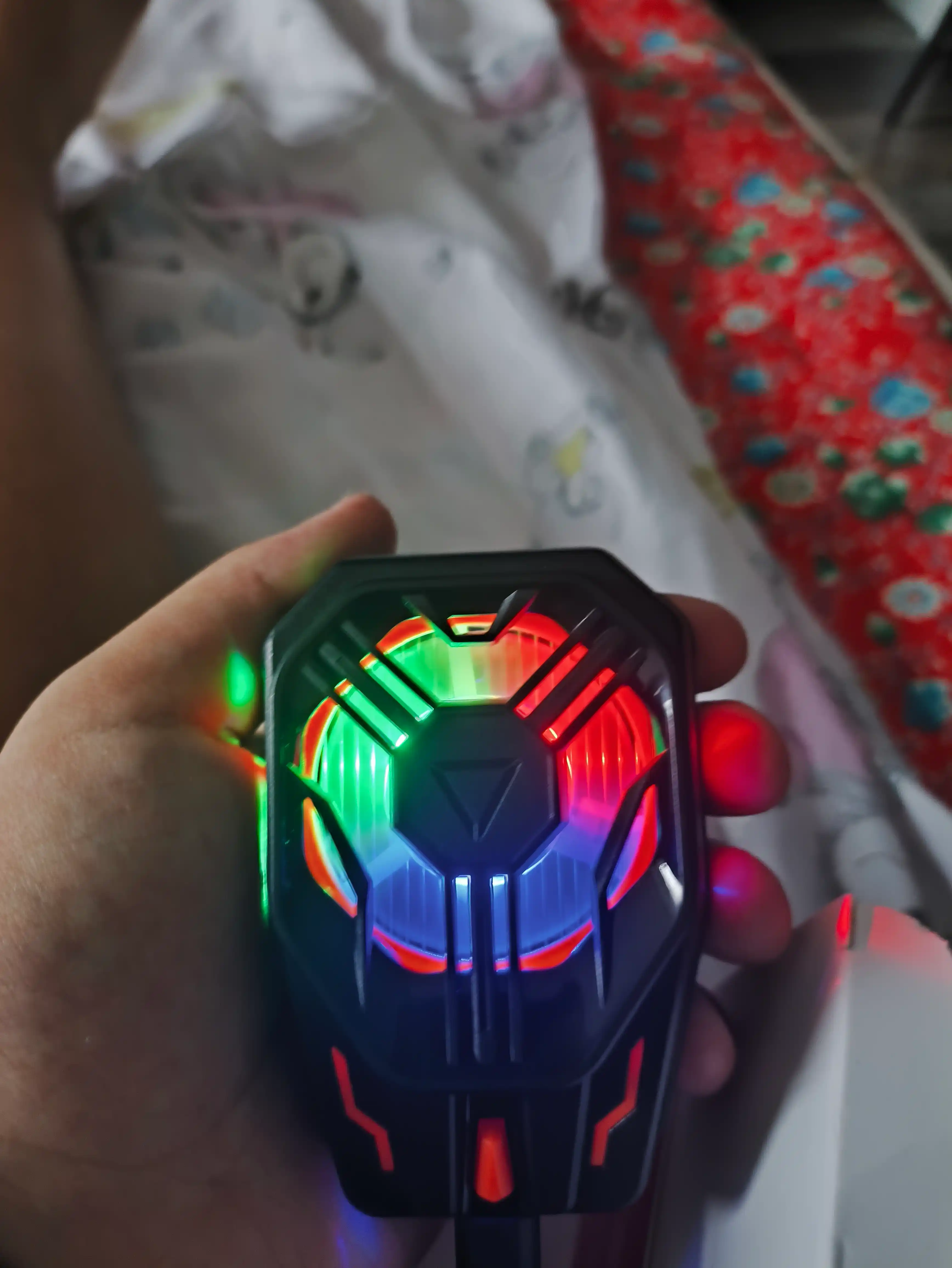 Магнитный охладитель для телефона — RGB-светодиодная подсветка, 3 скорости, питание Type-C