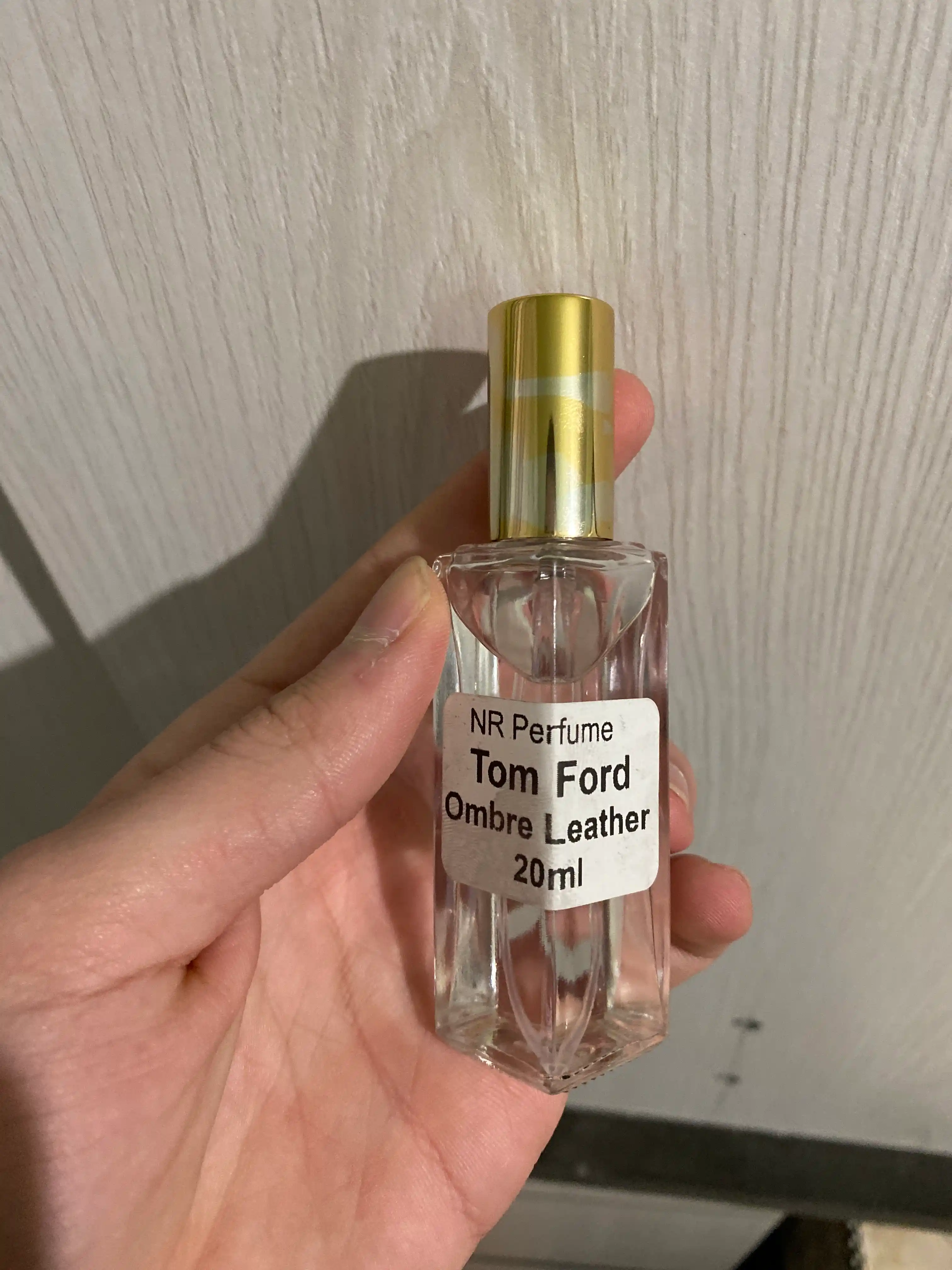 Atir Tom Ford Ombre Leather, erkaklar va ayollar uchun