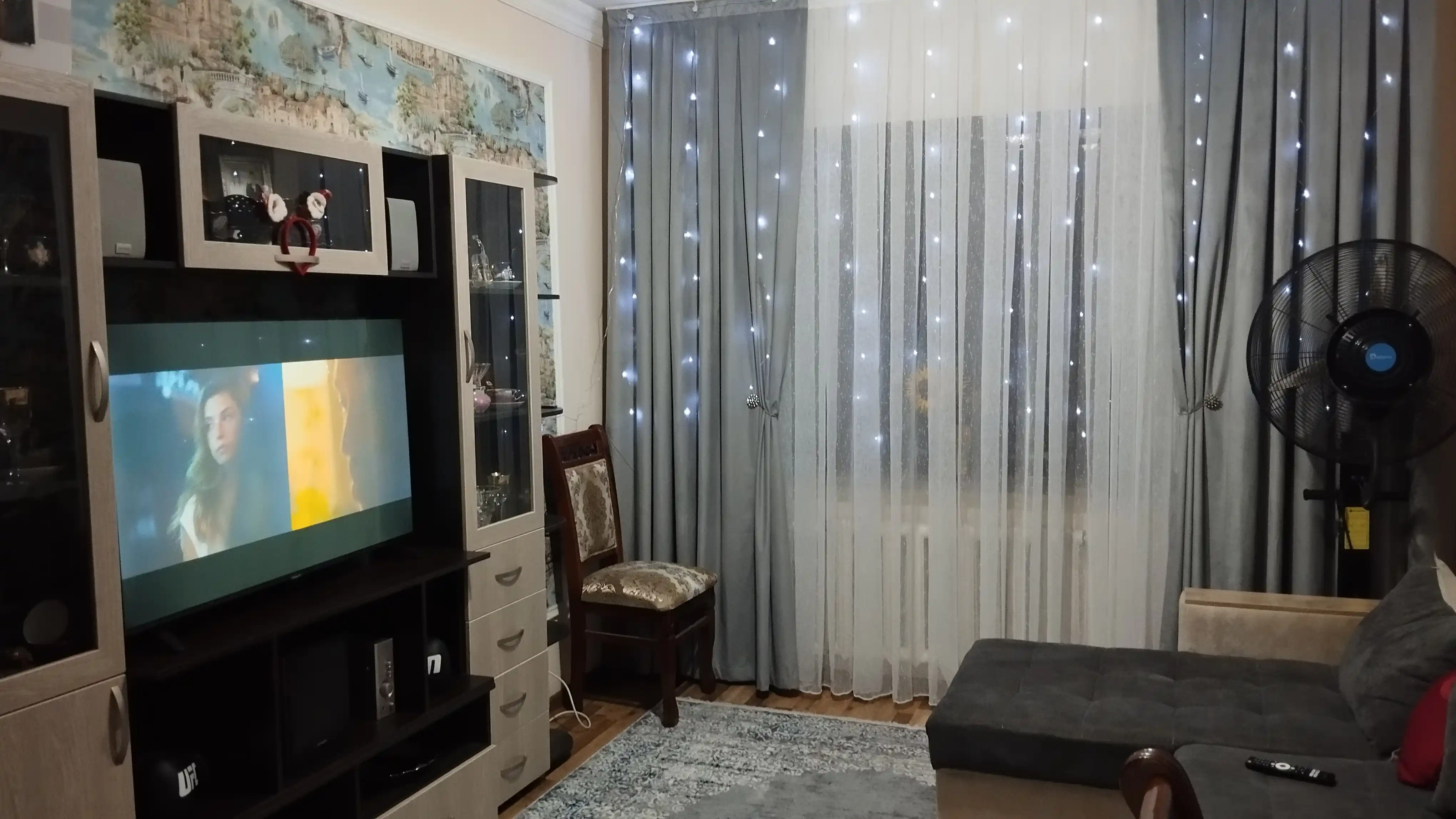 LED girlyanda parda Rosa, 3x3, 3x2, 3x1 m — 8 rejim, pult, 10 ta ilgak, yangi yil uchun