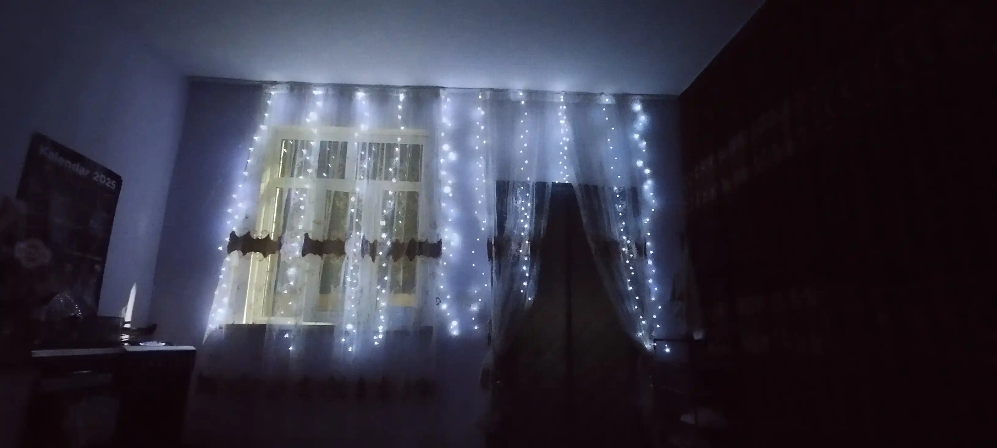 LED girlyanda parda Rosa, 3x3, 3x2, 3x1 m — 8 rejim, pult, 10 ta ilgak, yangi yil uchun