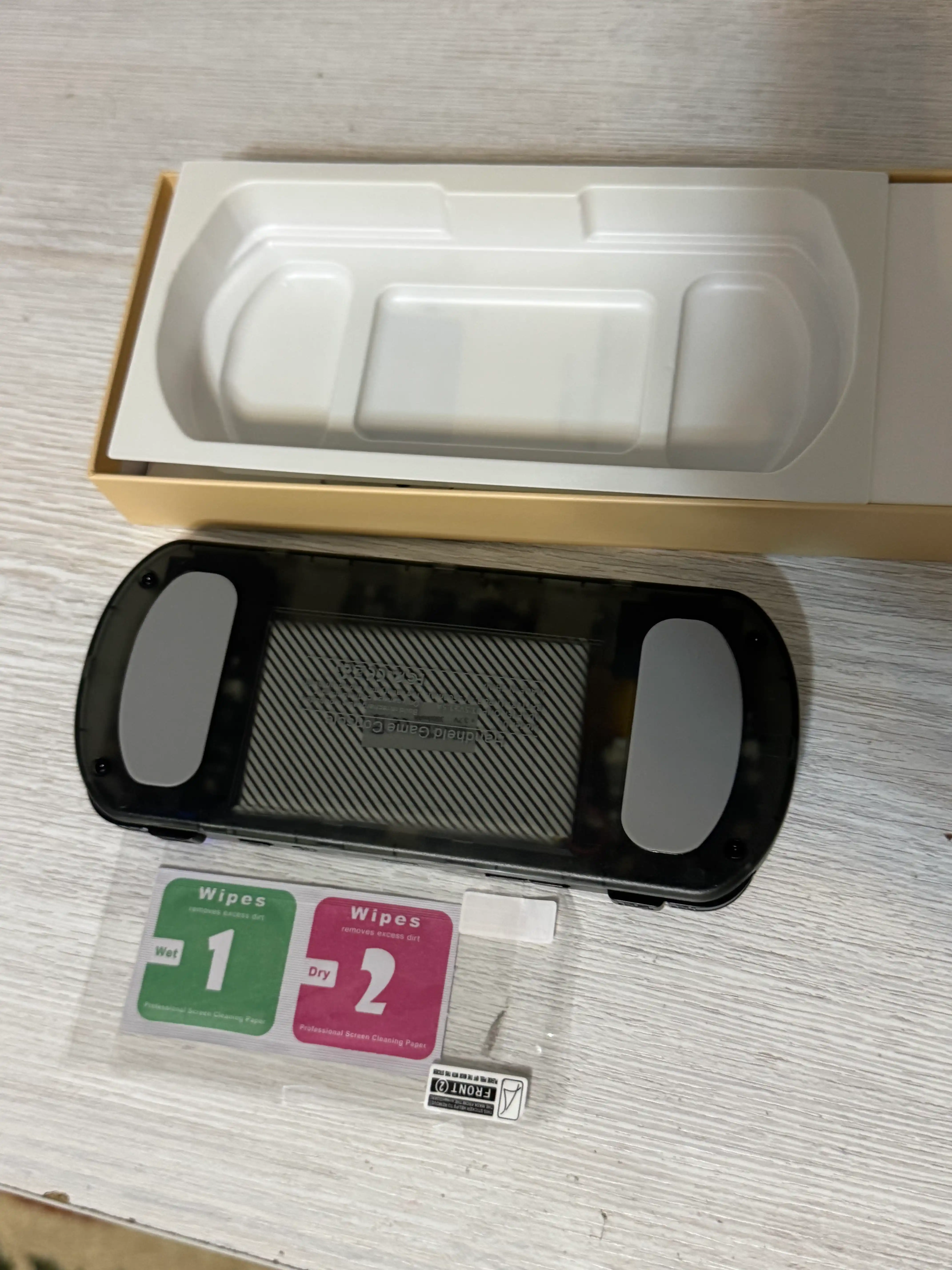 O'yin pristavkasi, portativ konsoli, 64 gb