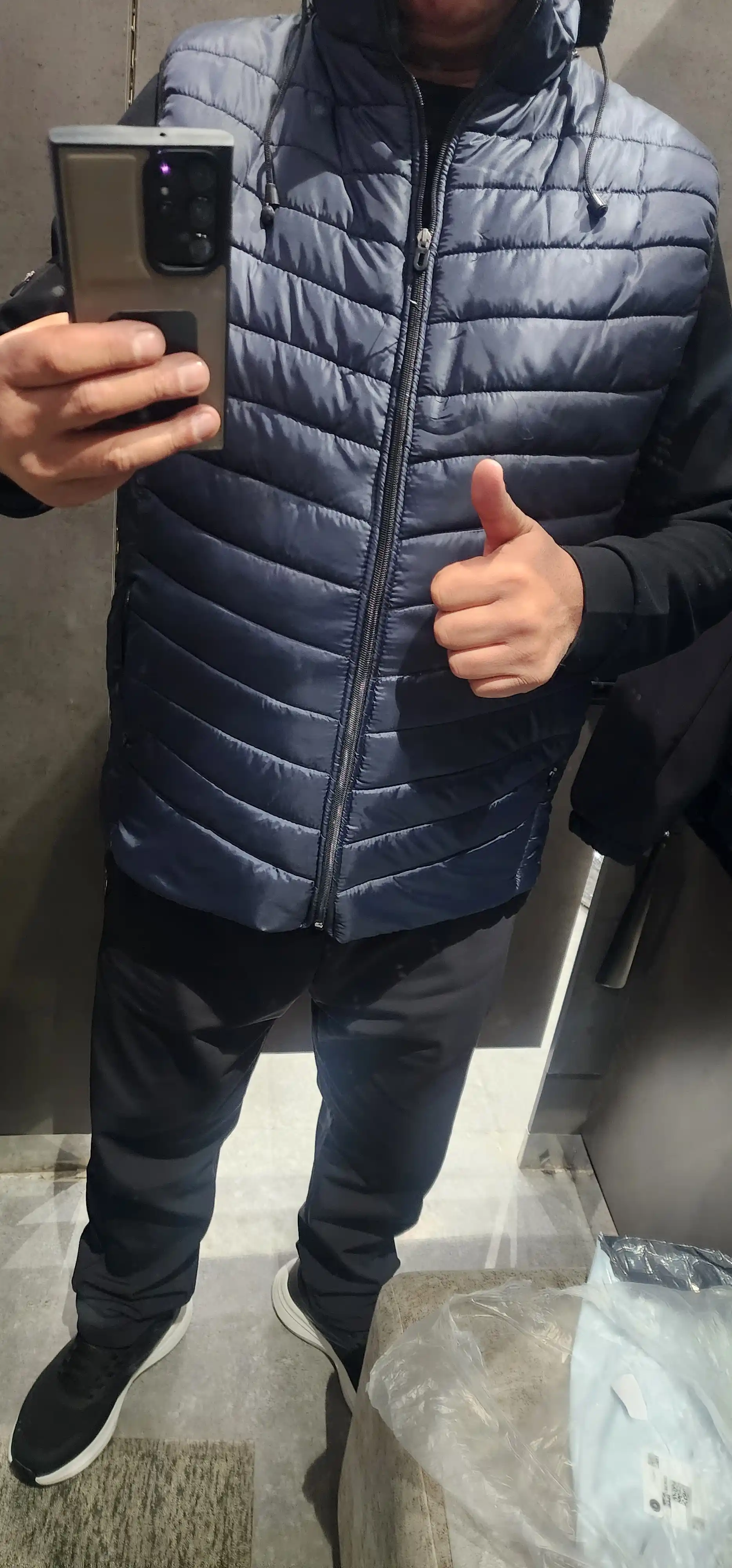 Erkaklar uchun nimcha, kapyushonli nimcha