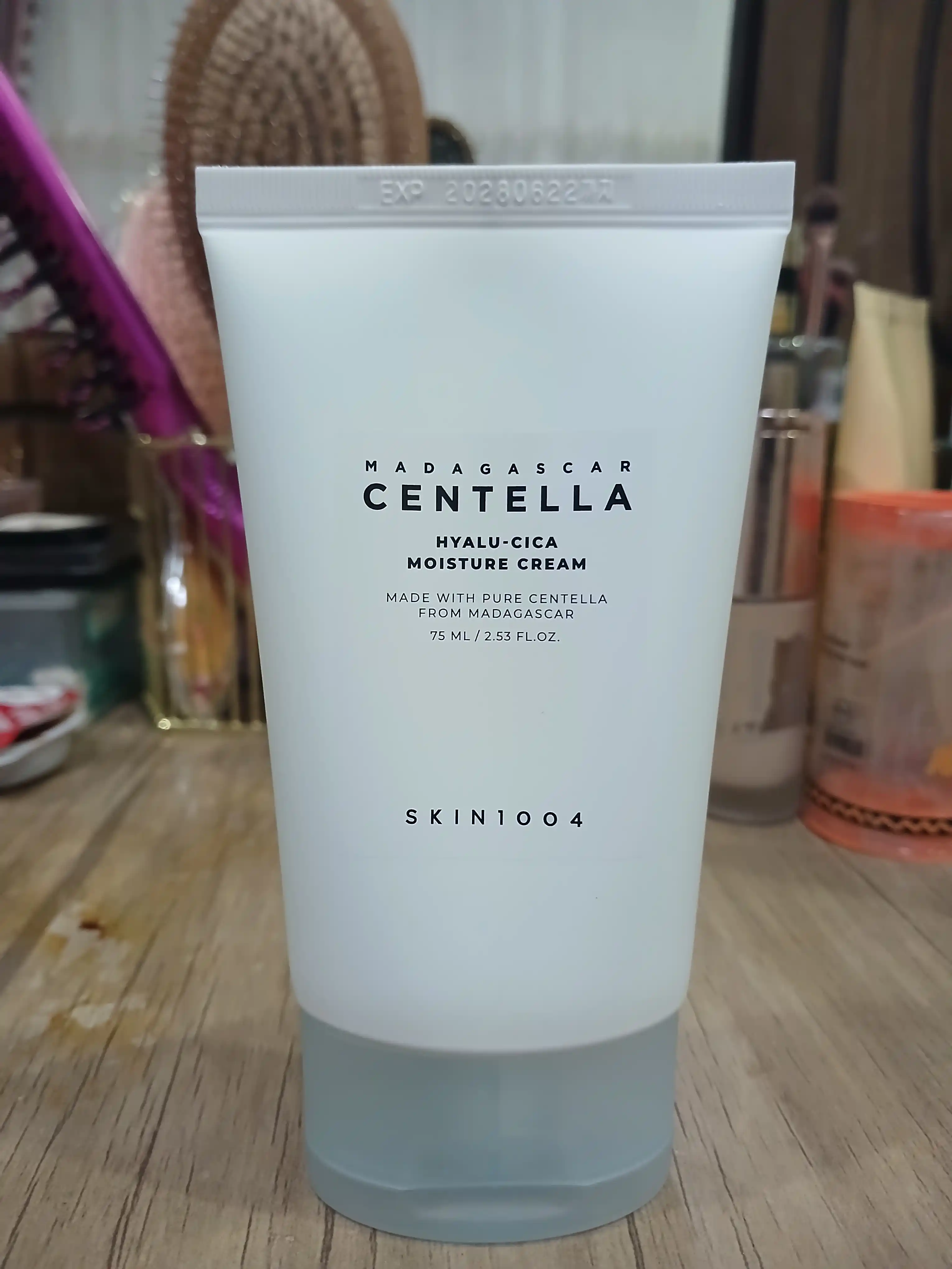 Tinchlantiruvchi tasirga ega namlantiruvchi krem SKIN1004 Centella kremi, 75 ml
